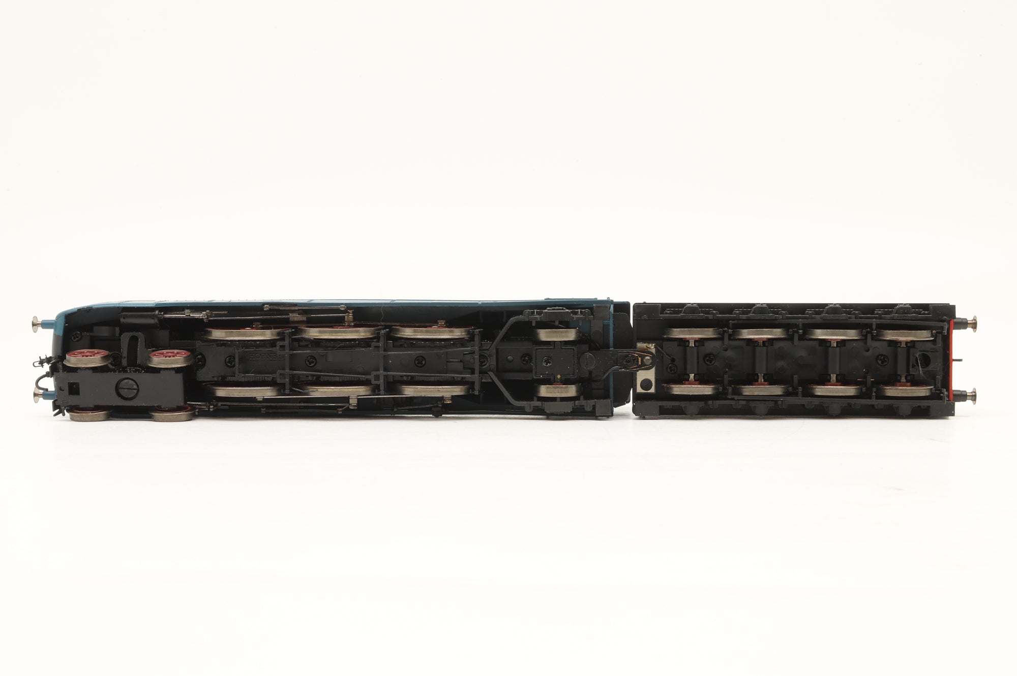 Hornby OO R2805XS LNER Class A4 'Herring Gull' '4466' DCC Sound