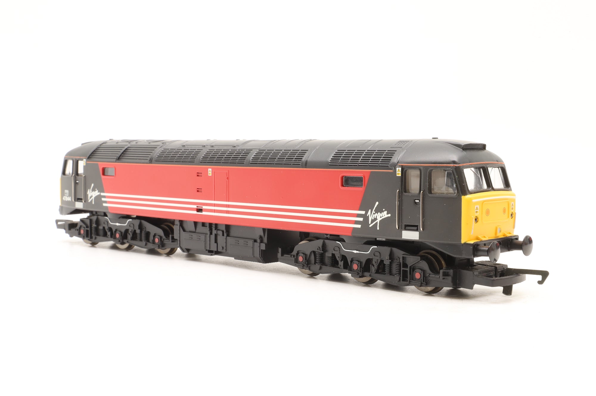 Hornby OO Loco & Coaches from R1049 Class 47 Virgin Trains '47844' with 2 Mk2 Passenger Coaches & Royal Mail TPO '80319NSX'