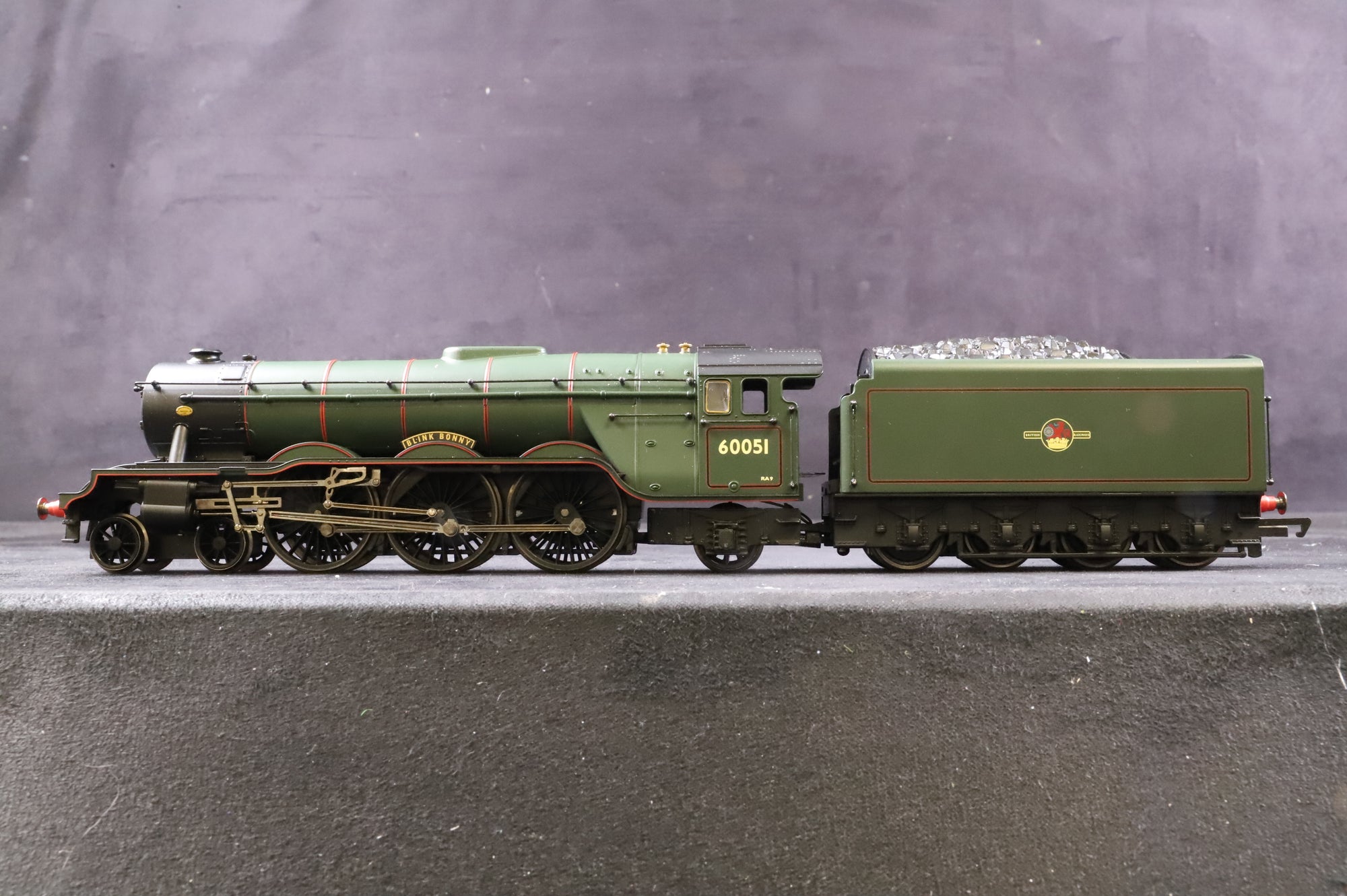 Hornby OO Class A3 4-6-2 'Blink Bonny' '60051' BR Green