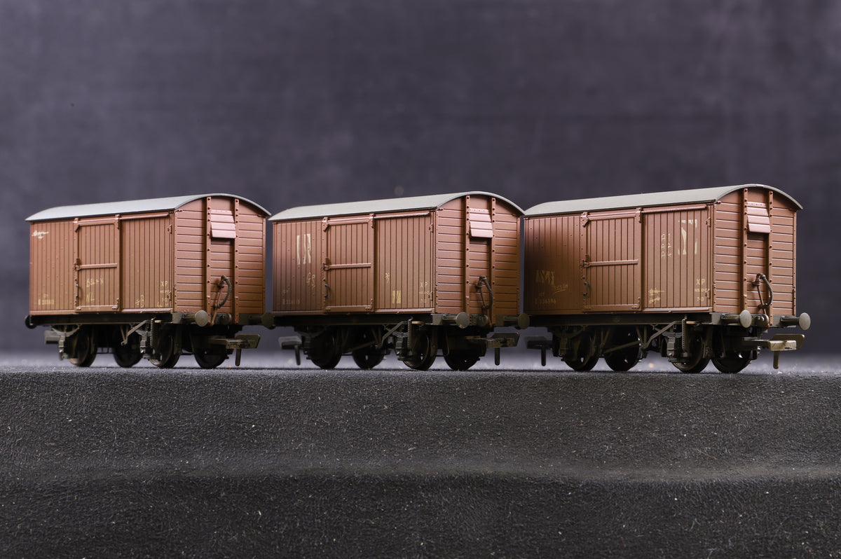 Bachmann OO Rake of 12 Box Vans