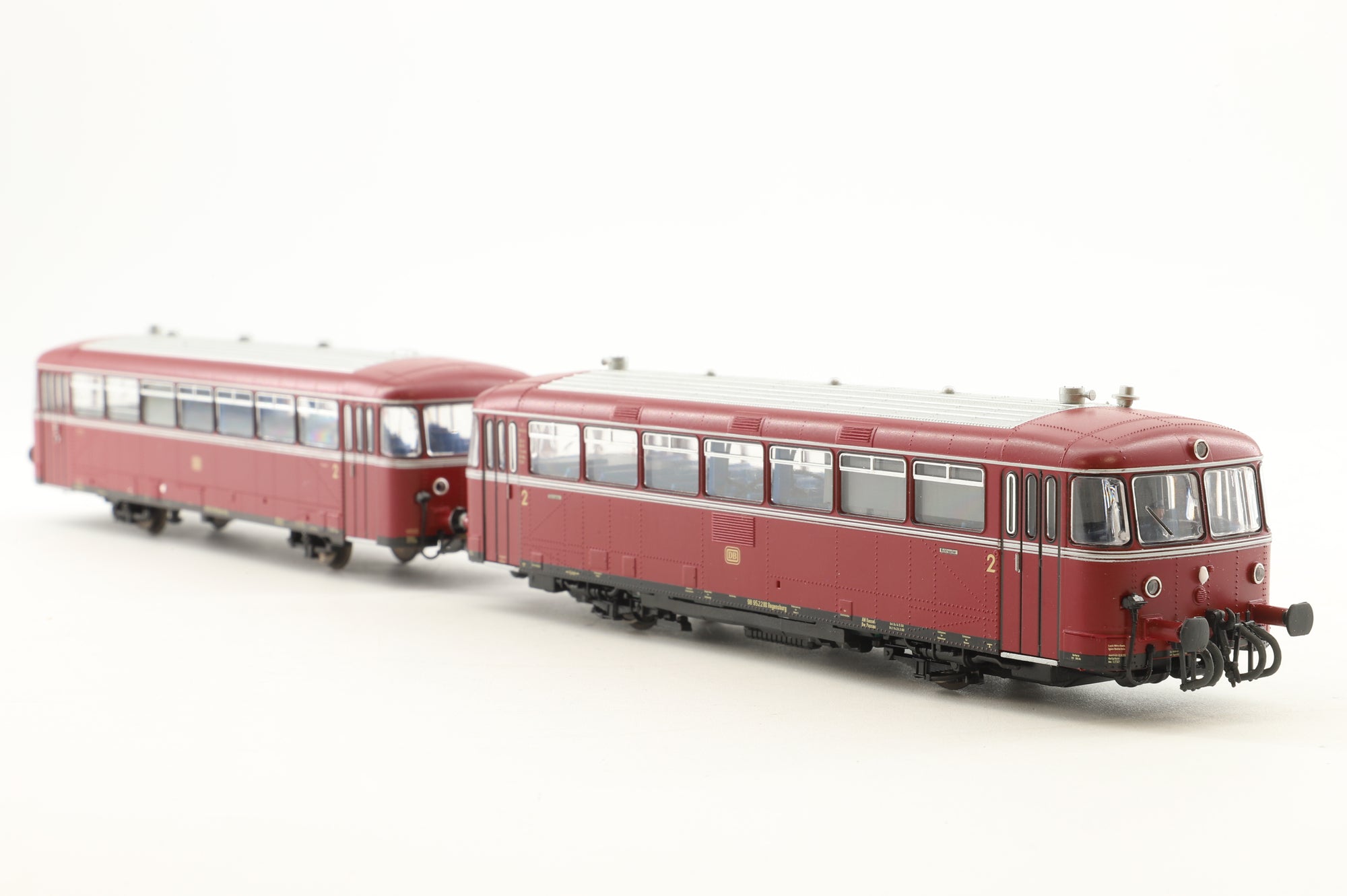 Roco HO 63020 Pair of VT98/VS98 Railbuses in Lined DB Red - Clark