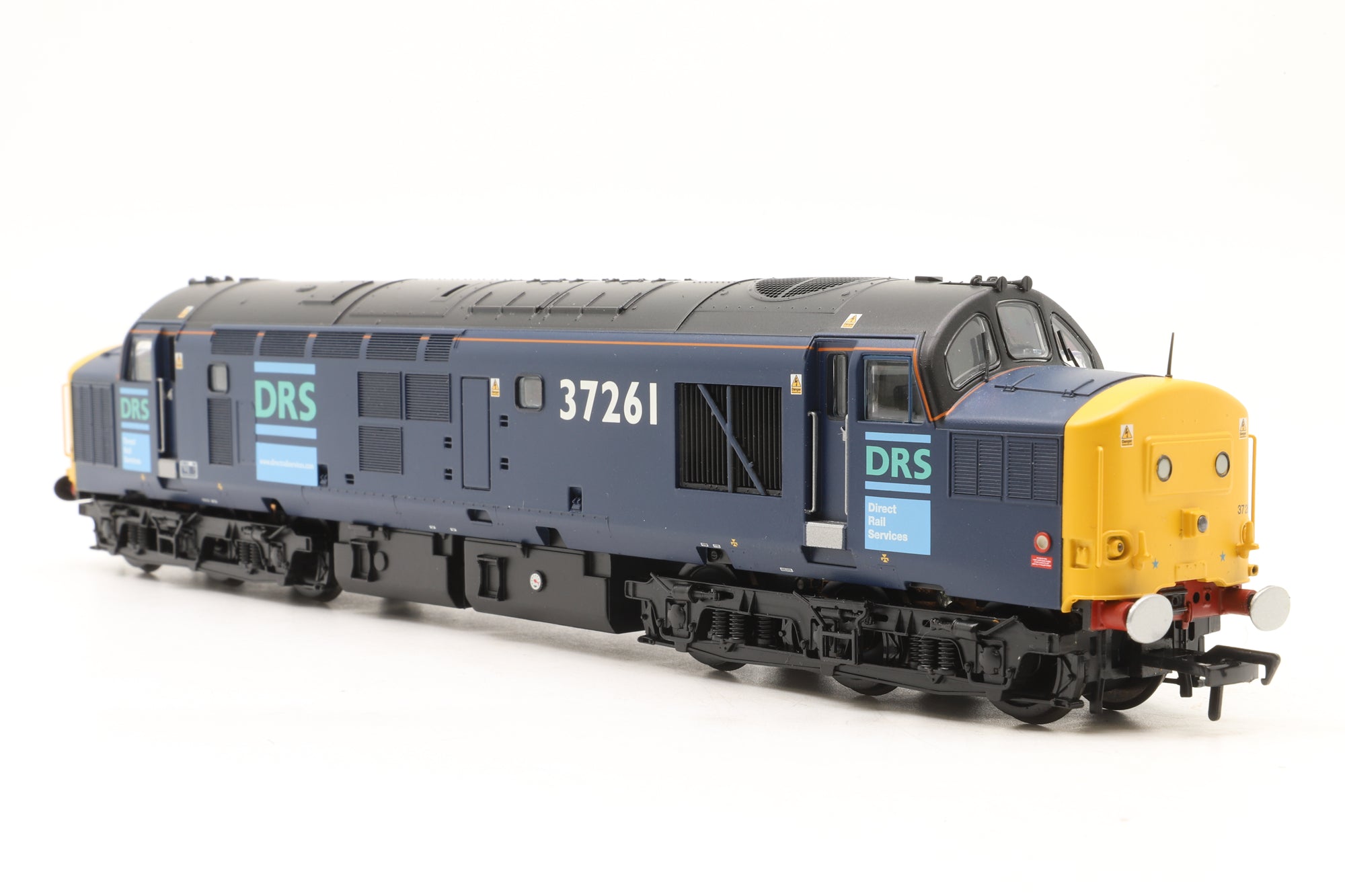 Bachmann OO 32-780U Class 37/0 37261 in DRS Livery