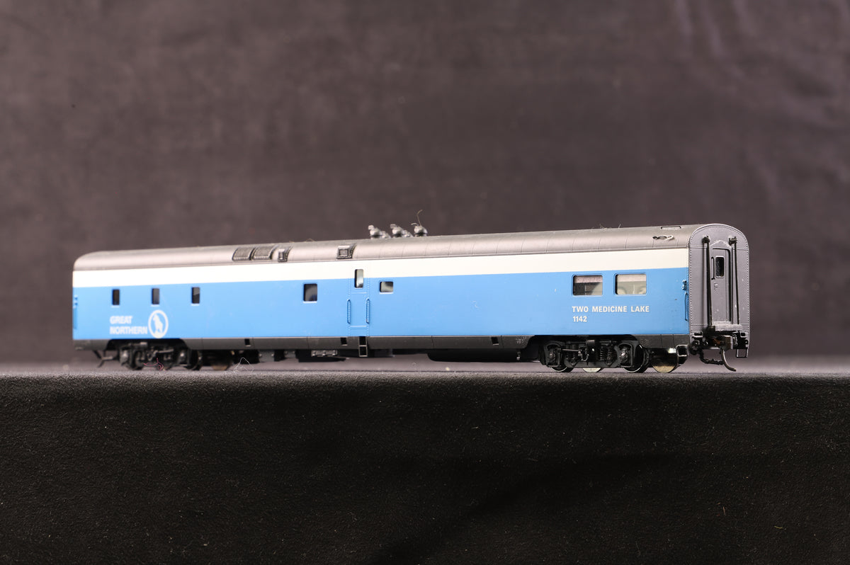 Shoreham Shops Limited/Oriental HO Brass Rake Of 8 Brass Great Northern Blue &amp; White Coaches