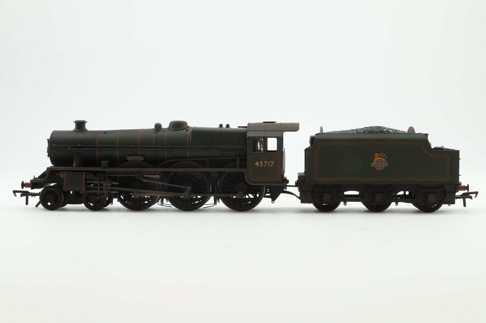 Bachmann OO Jubilee Class 45717 'Dauntless' in Lined BR Green w/ Early Crests - DCC Sound & Weathered