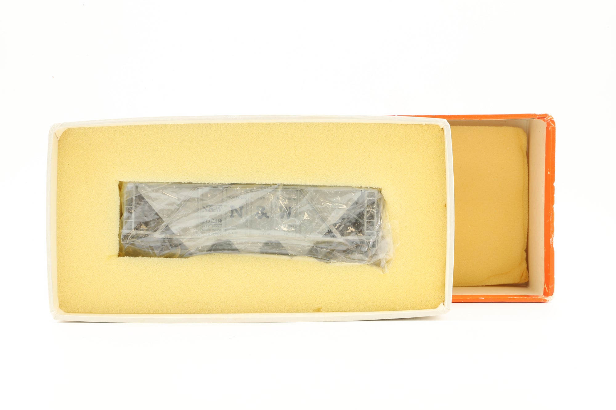 Precision Scale Co. HO Brass 15892-1 AAR Class 70T Covered Hopper Car No. 70219 in N&W Grey - Weathered