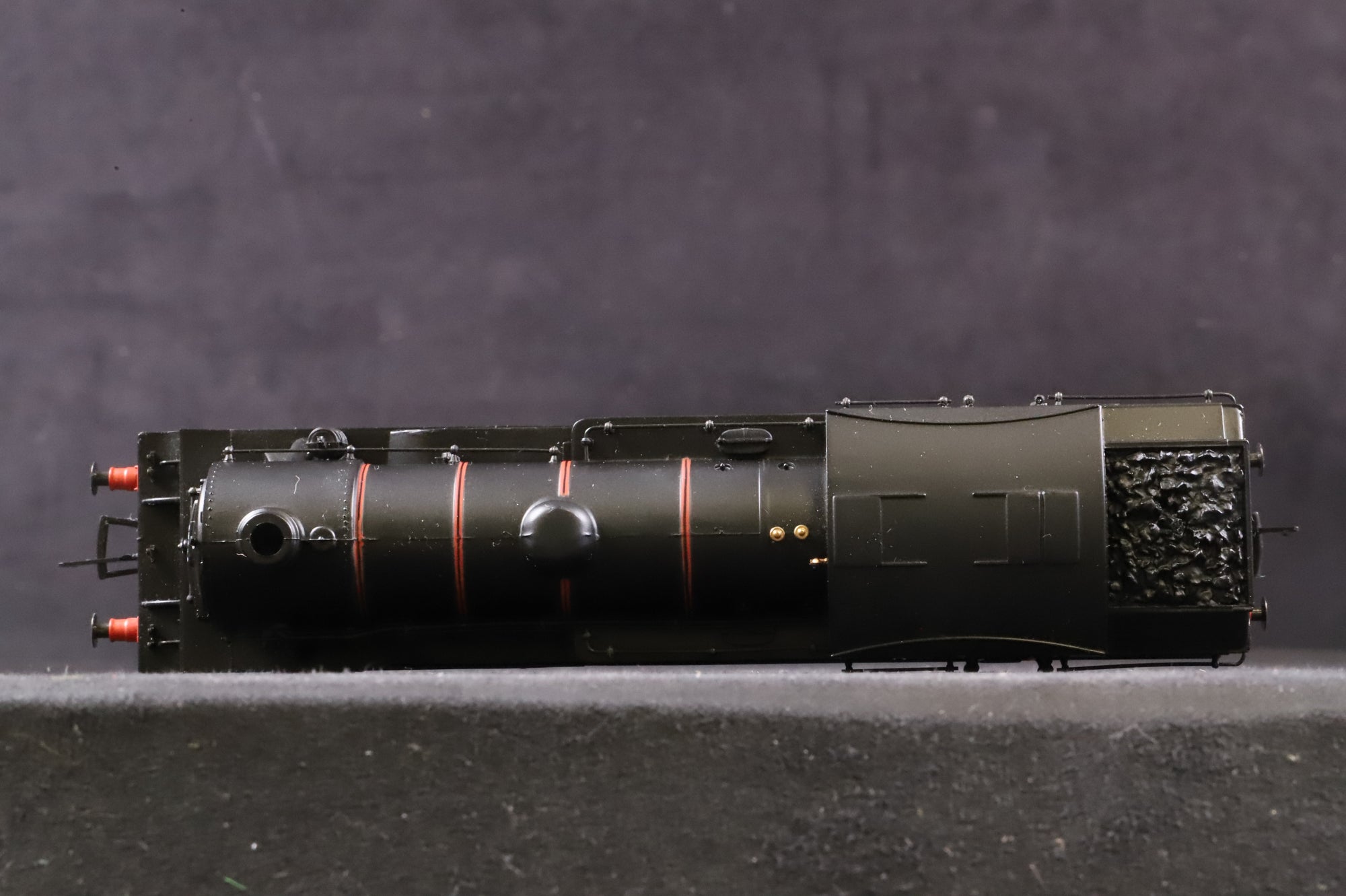 Bachmann OO 31-609A V3 Tank 67669 in Lined BR Black w/ Early Crests