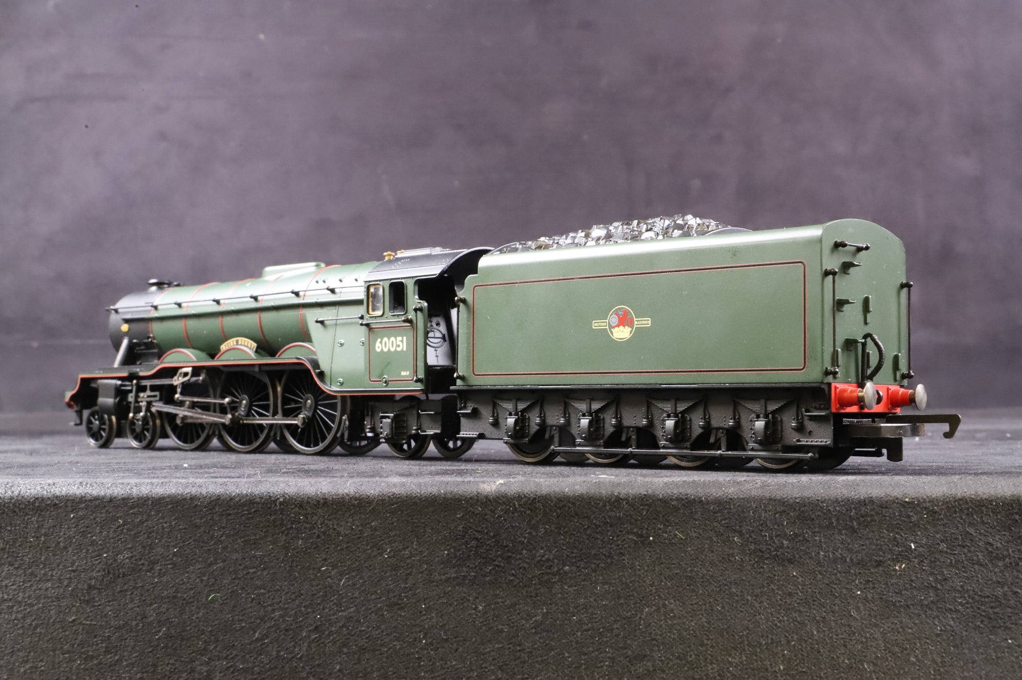Hornby OO Class A3 4-6-2 'Blink Bonny' '60051' BR Green