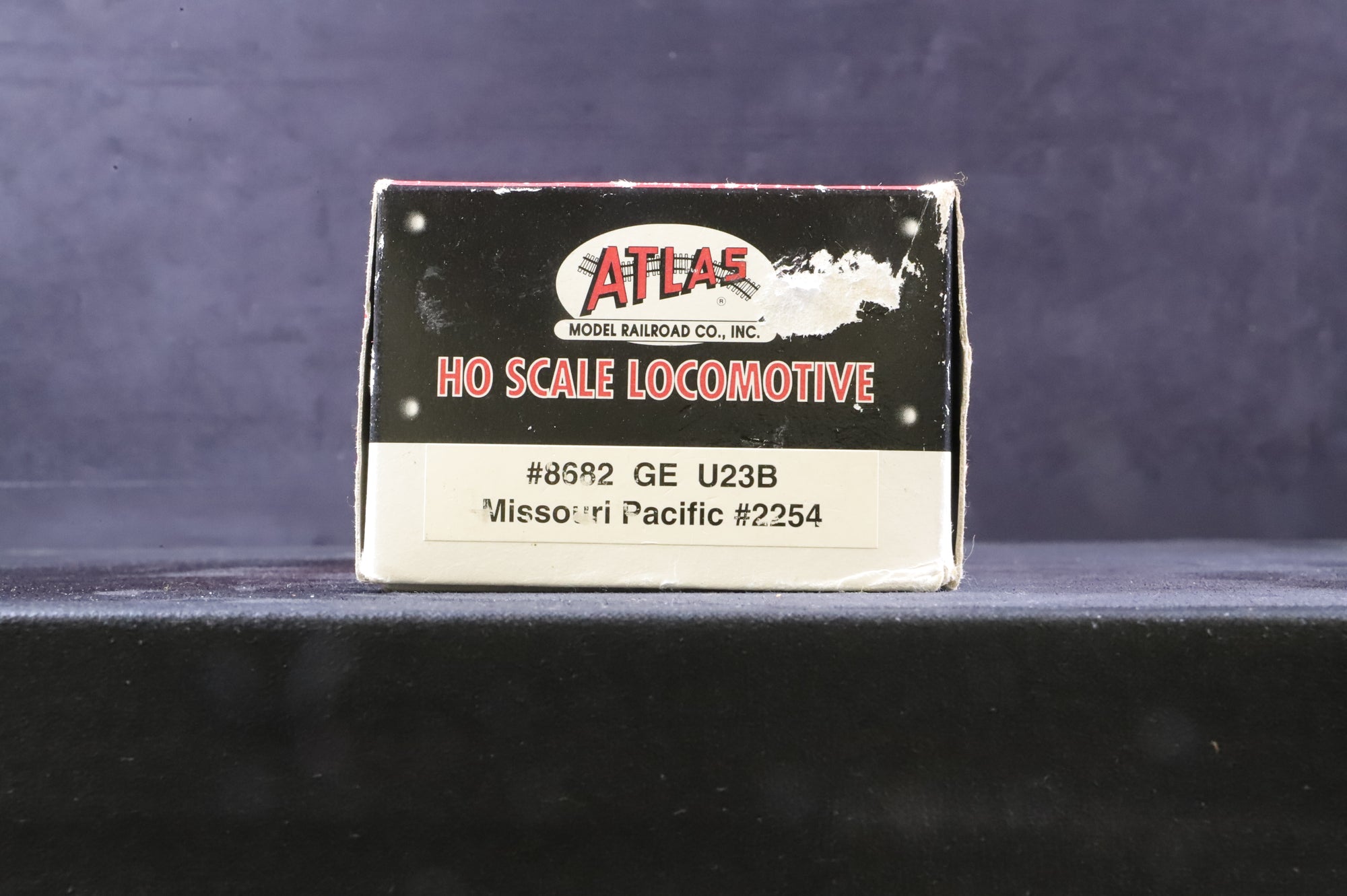 Atlas HO 8682 GE U23B No.2254 in Missouri Pacific Livery