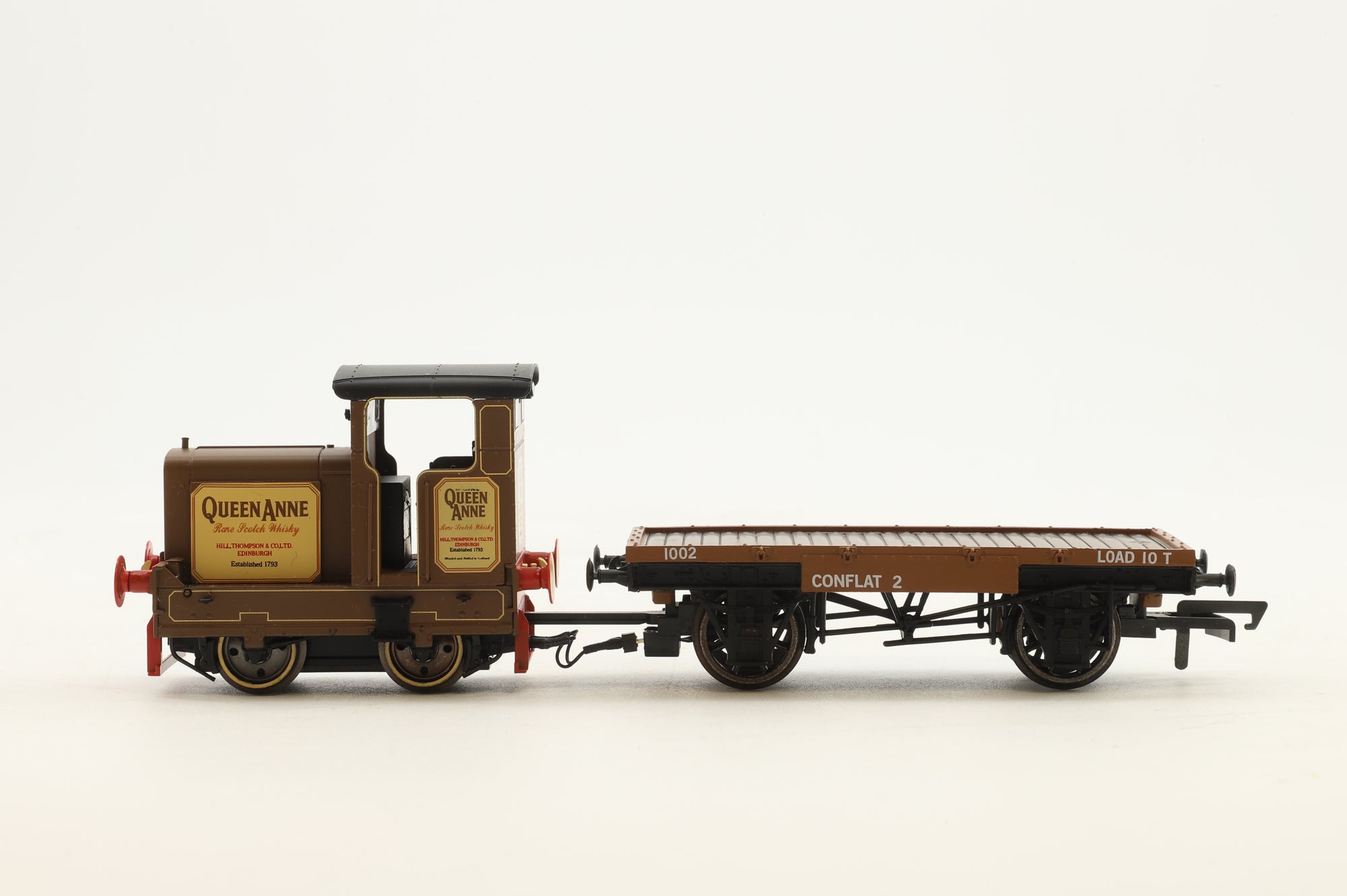 Hornby OO R3707 Ruston & Hornsby 48DS & Flatbed Wagon Longmore Distillery