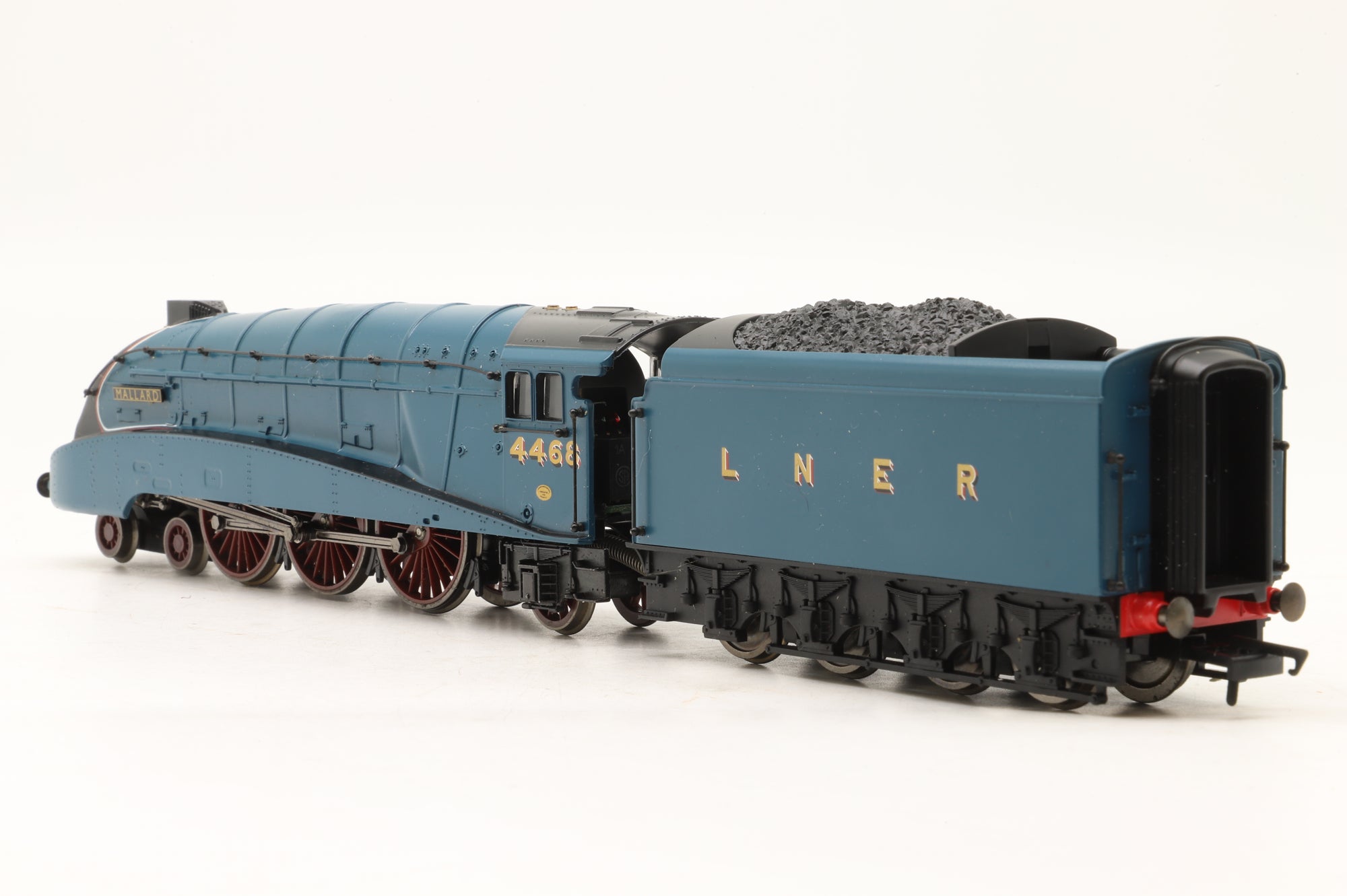 Hornby OO R1041 Live Steam 'Mallard' Train Pack