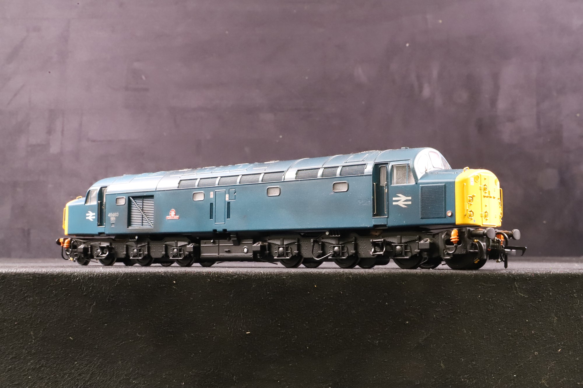 Bachmann OO 32-482ZSF Class 40033 'Empress of England' in BR Blue - DCC Sound