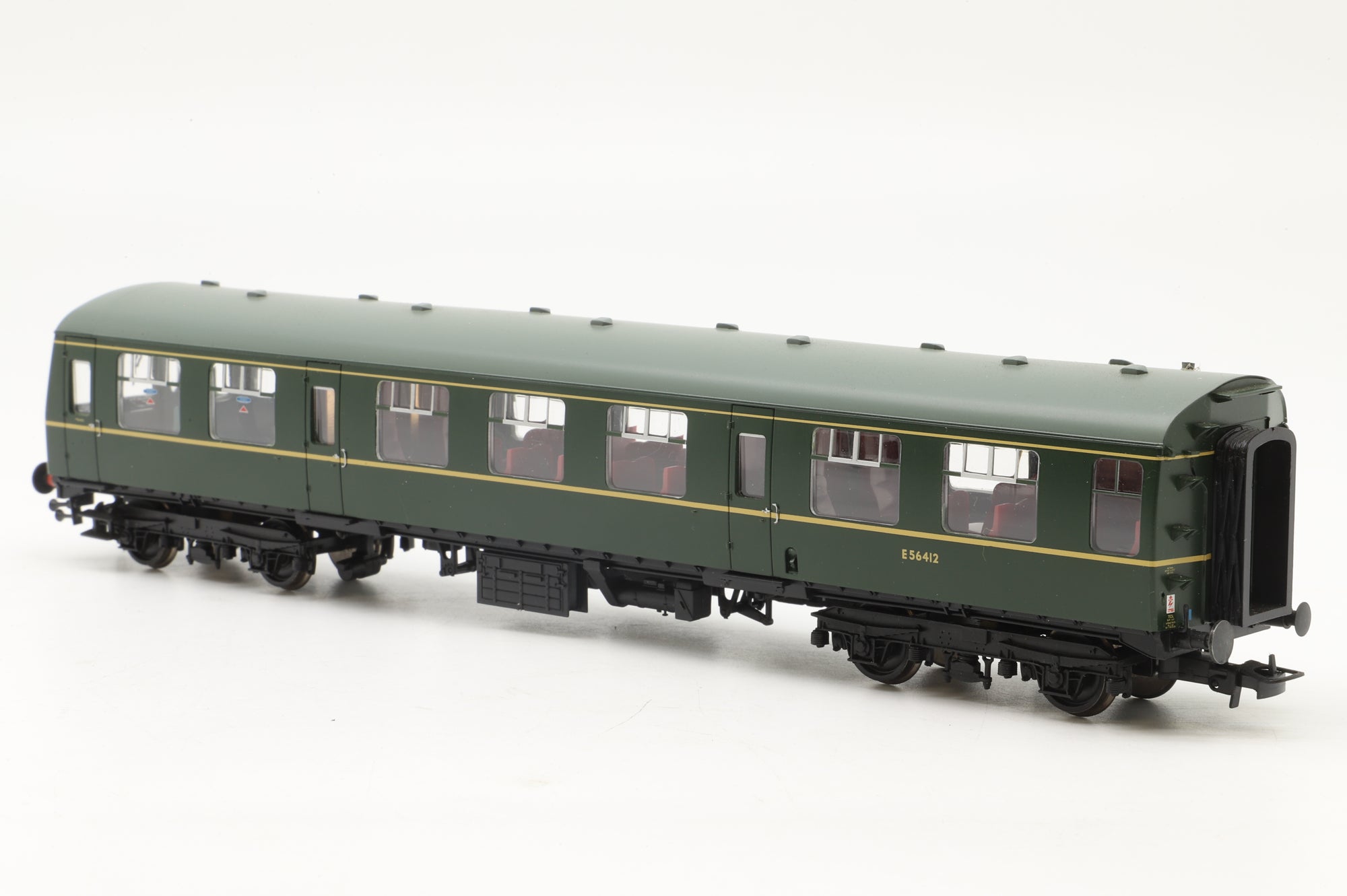 Bachmann OO 31-326 Class 105 2-Car DMU in BR Green w/ Whiskers