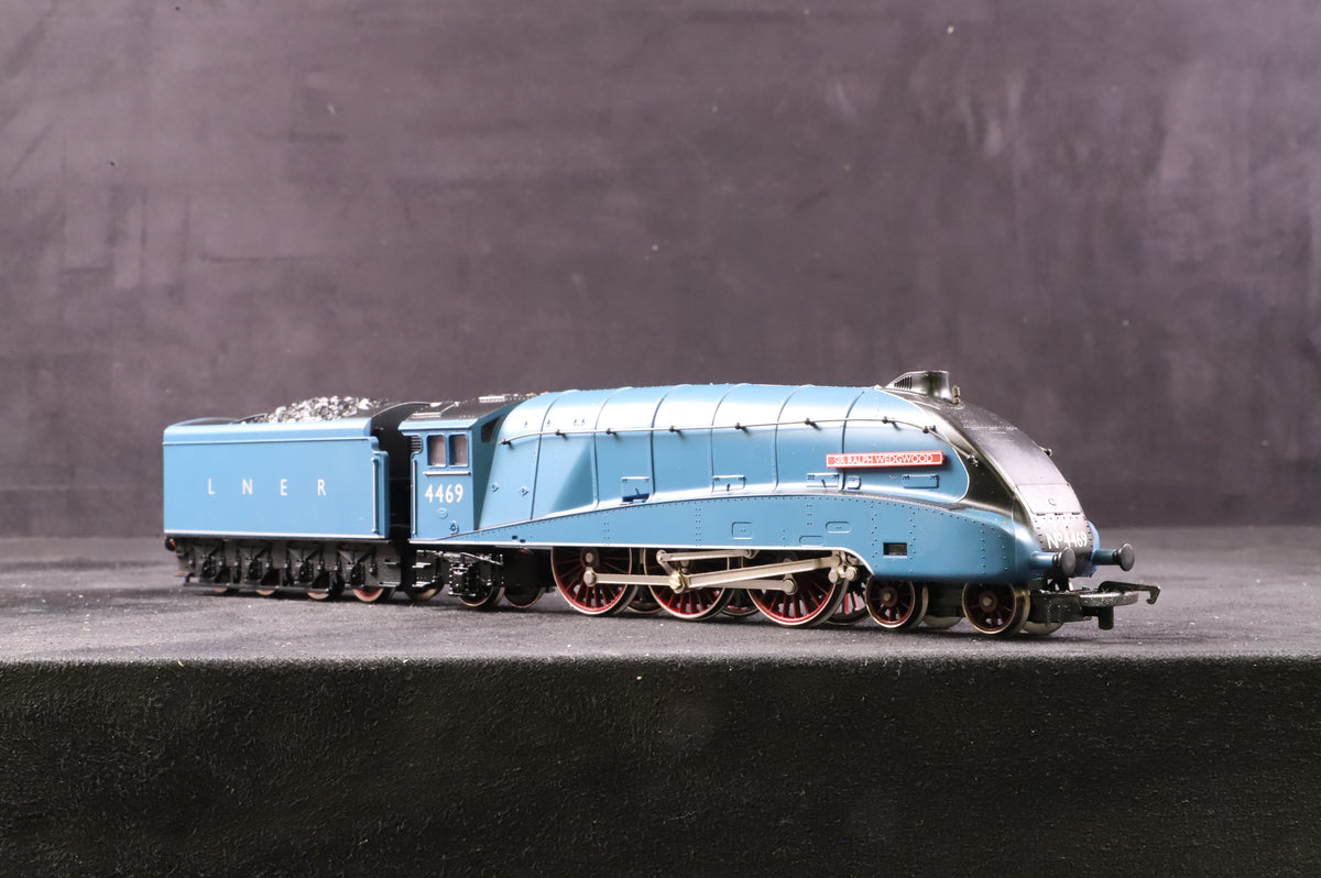 Hornby OO R328 Class A4 &#39;Sir Ralph Wedgwood&#39; &#39;4469&#39; LNER Garter Blue Ltd Ed 1626/ 3000