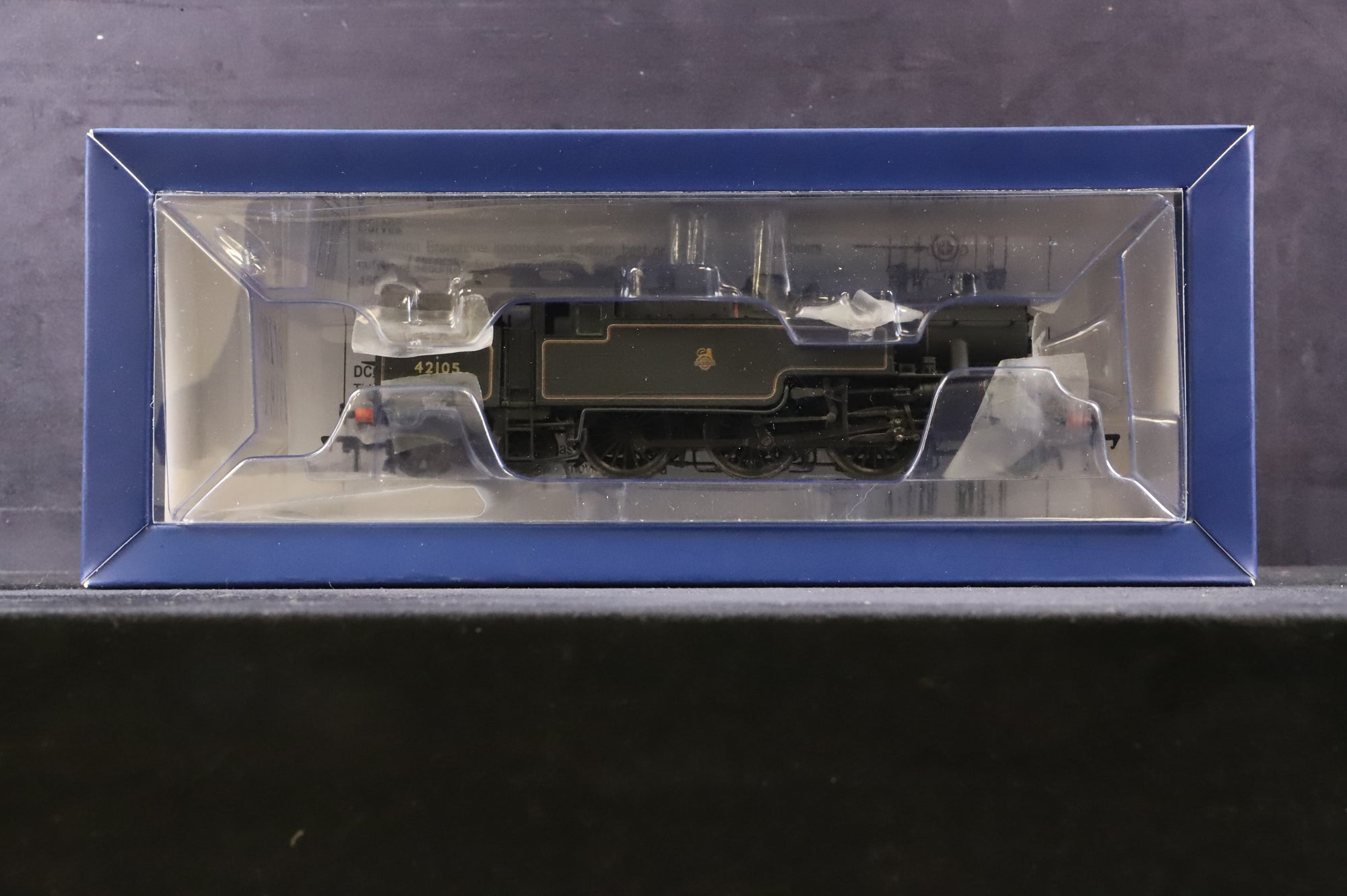 Bachmann OO 32-881 Fairburn Tank '42105' BR Lined Black E/C Weathered