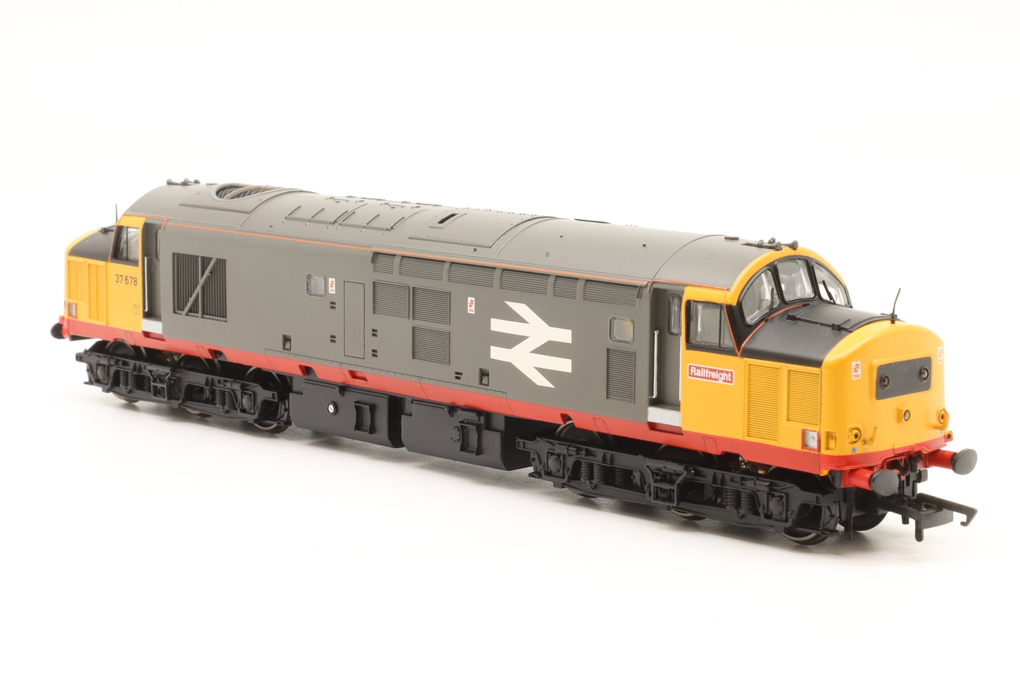 Bachmann OO 32-379 Class 37/5 Diesel '37678' Red Stripe DCC Sound
