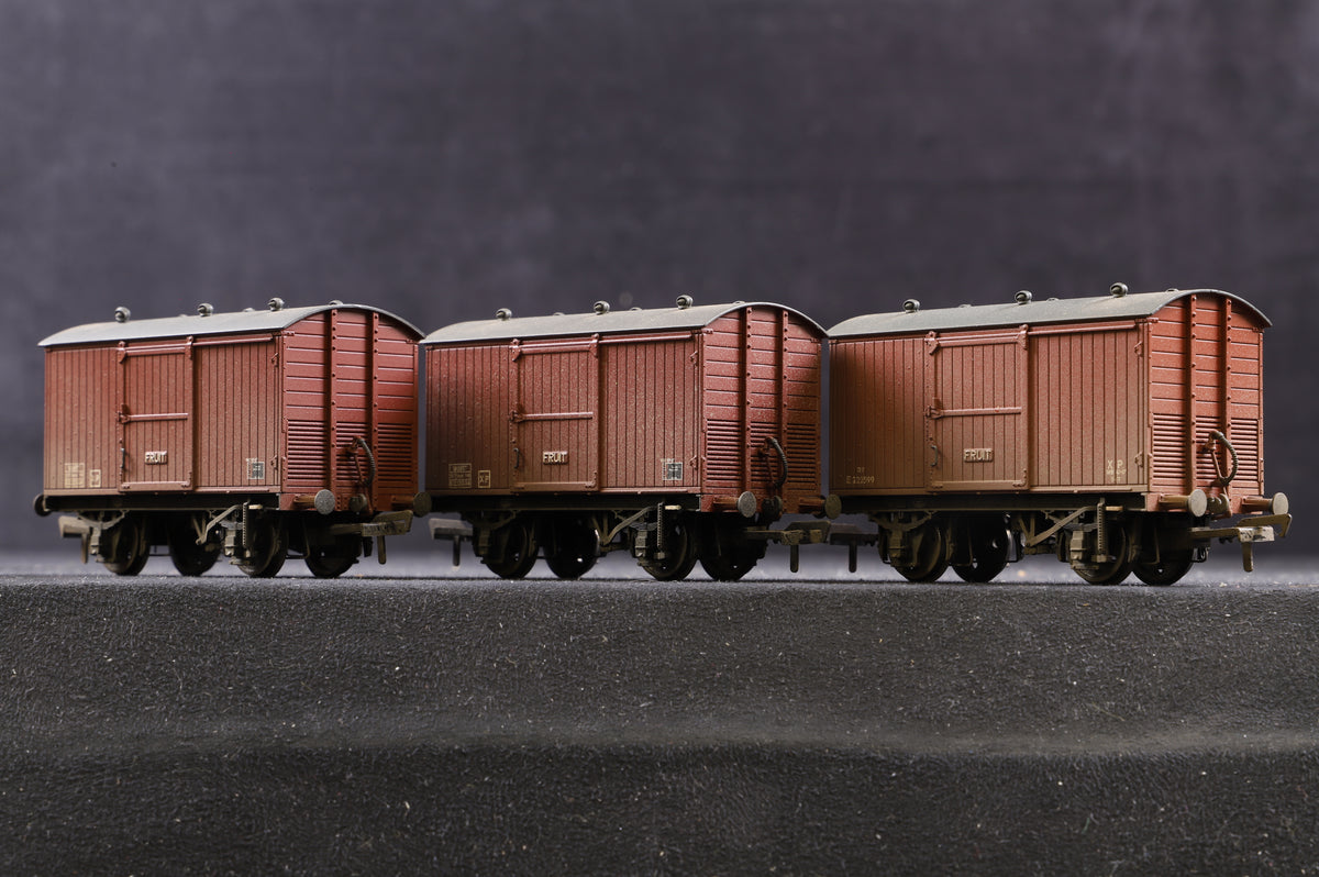 Bachmann OO Rake of 12 Box Vans