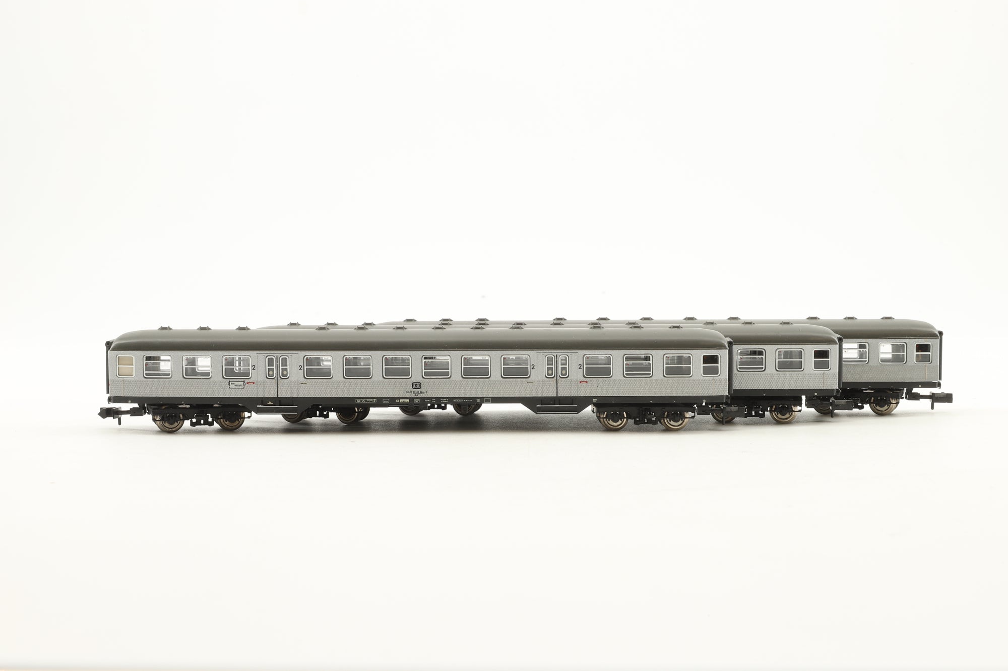 Fleischmann N Rake of 3 Passenger Cars, Inc. 814104 & 2 x 814206
