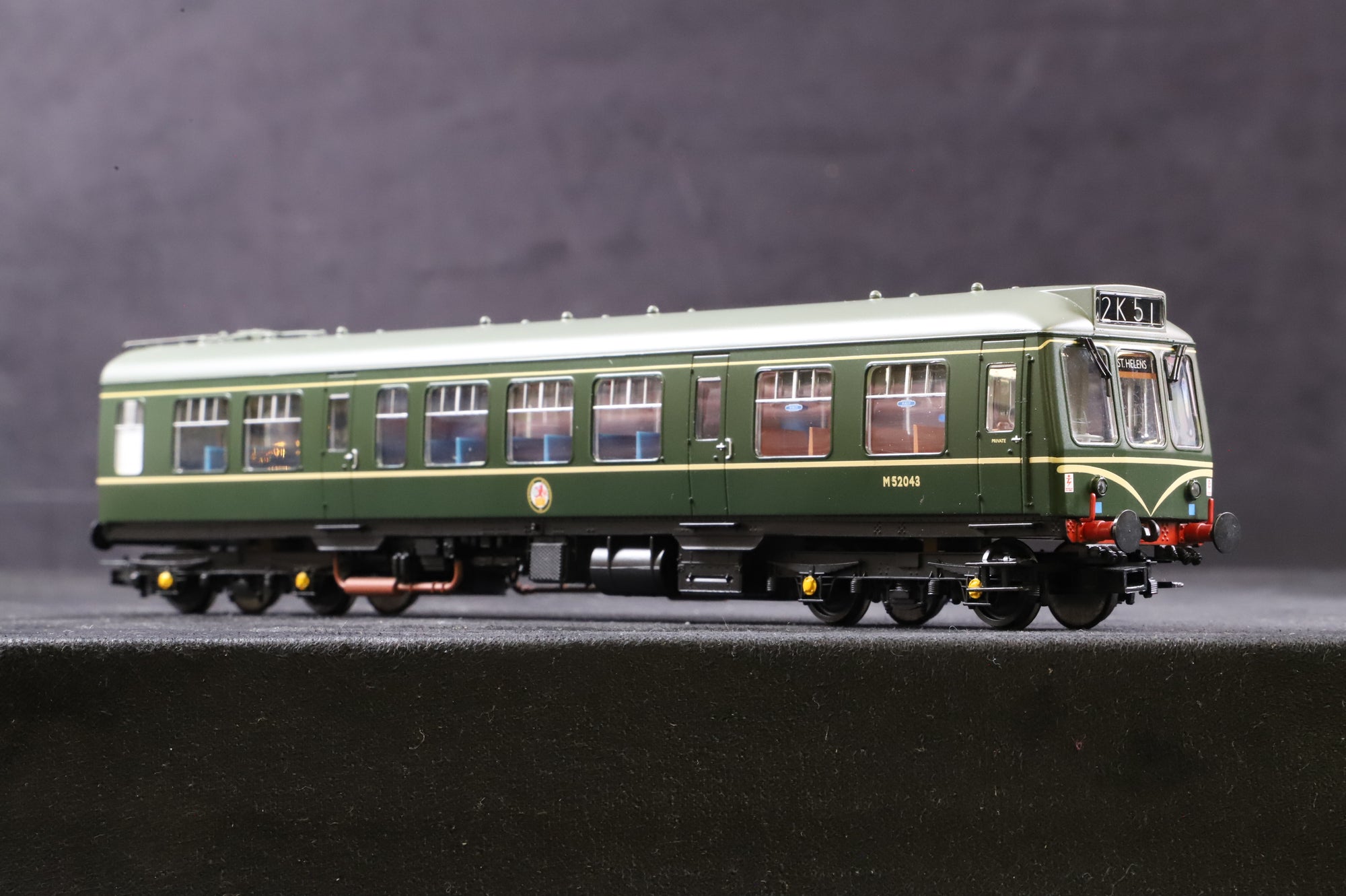 Bachmann OO 32-900A Class 108 2-Car DMU BR Green w/Speed Whiskers
