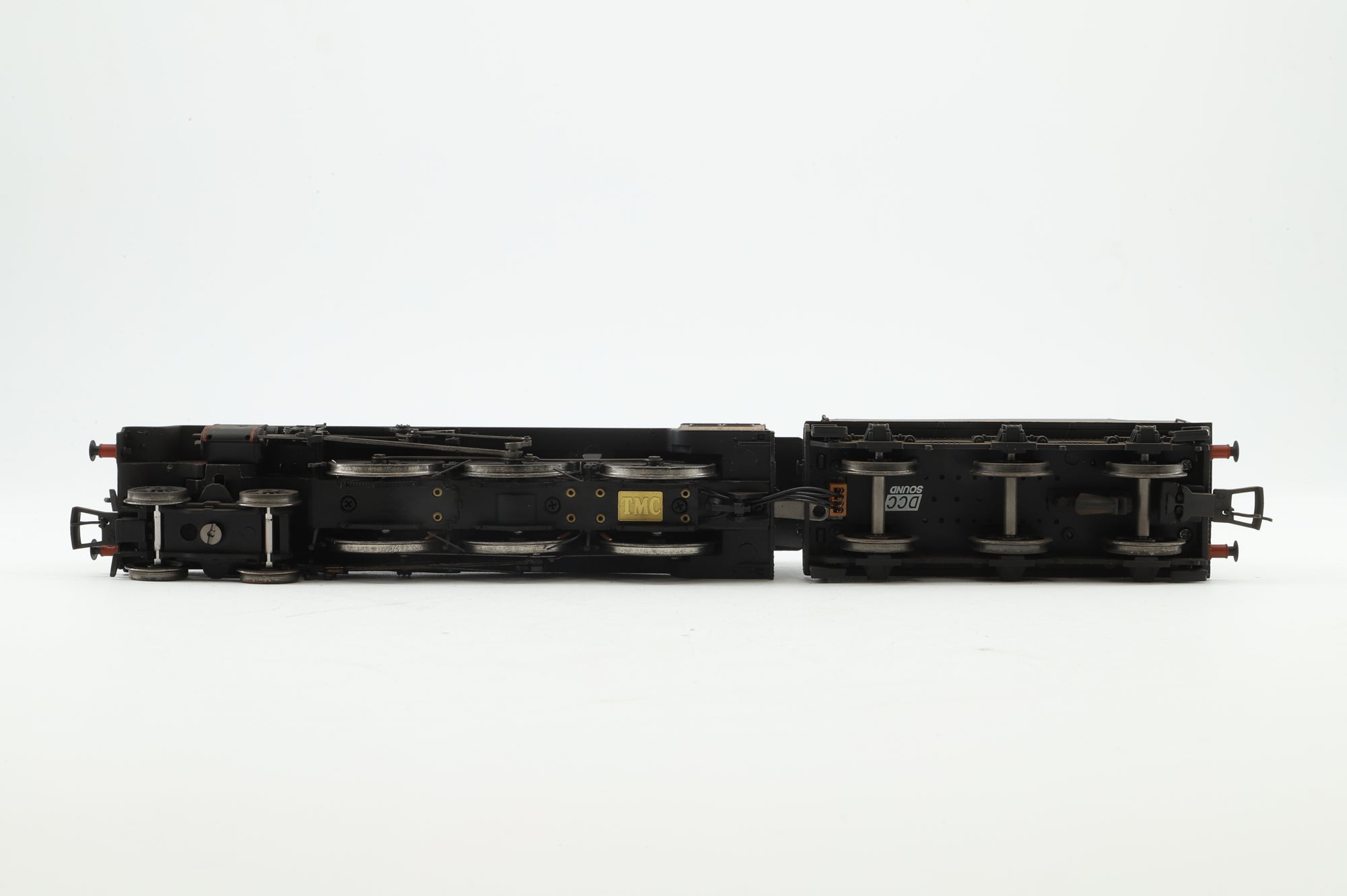 Bachmann OO Jubilee Class 45717 'Dauntless' in Lined BR Green w/ Early Crests - DCC Sound & Weathered