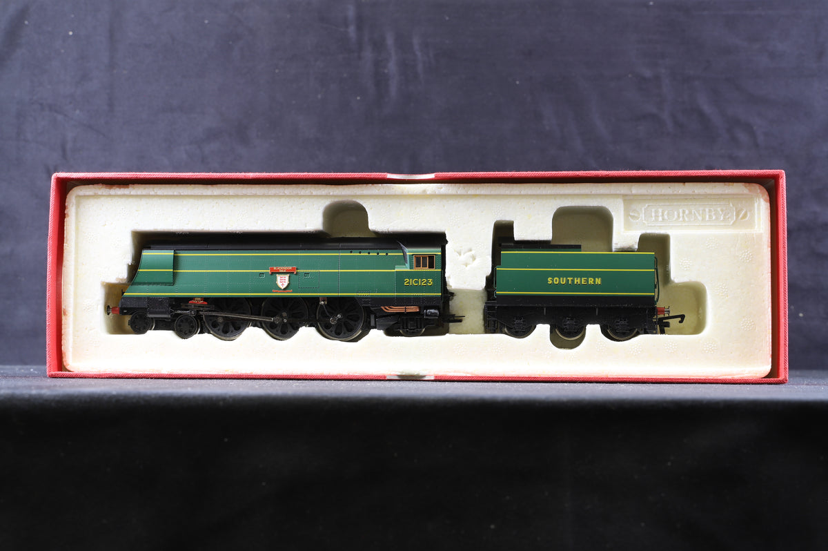 Hornby OO R1044 The Boxed Set Streamlined West Country Class 4-6-2 &#39;Blackmoor Vale&#39; SR Malachite Green &amp; 3 Pullman Cars