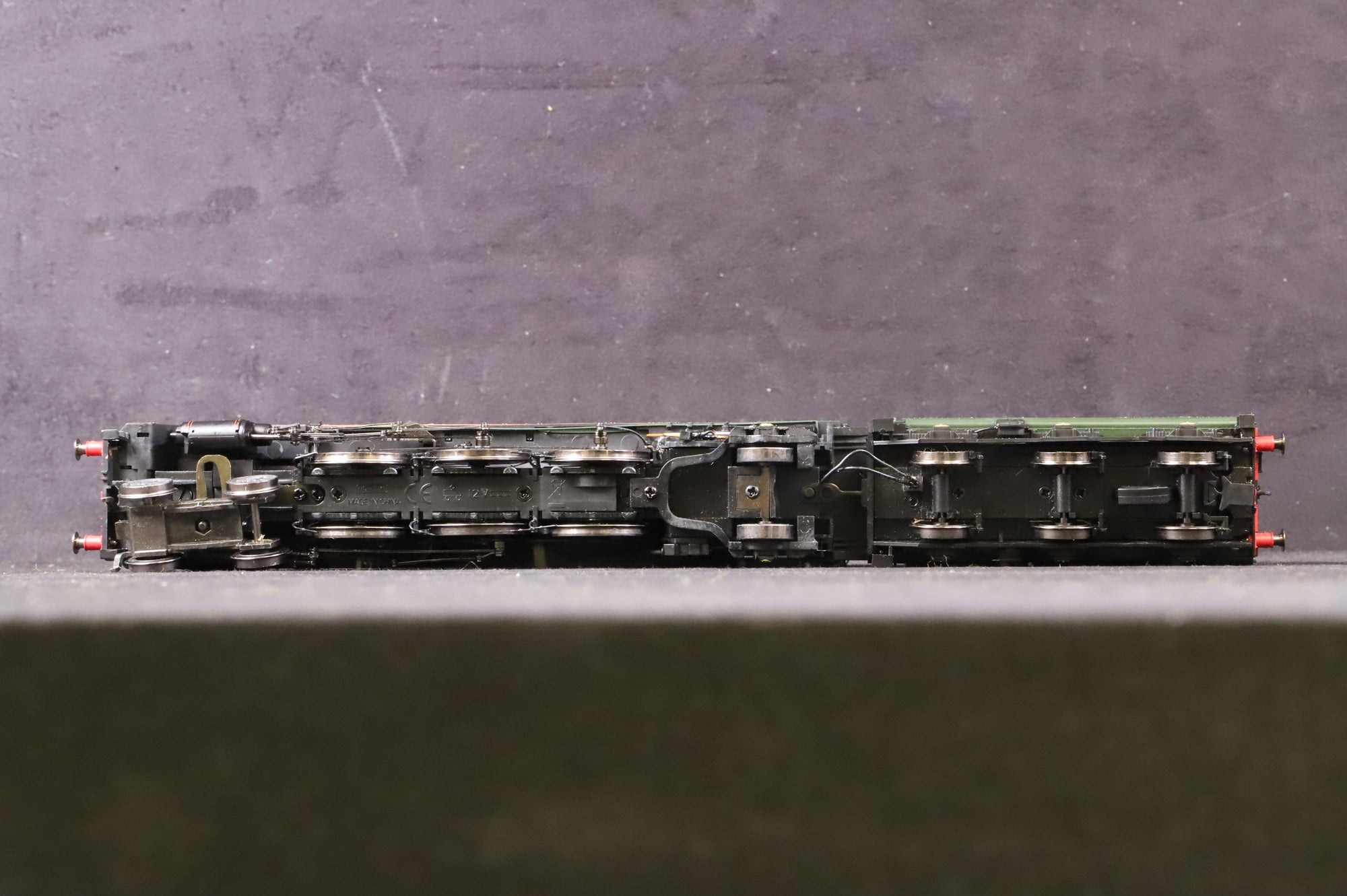 WORKSHOP Hornby R2564 Class 7MT Britannia 70052 'Firth of Tay' in BR Green - Denamed & Denumbered