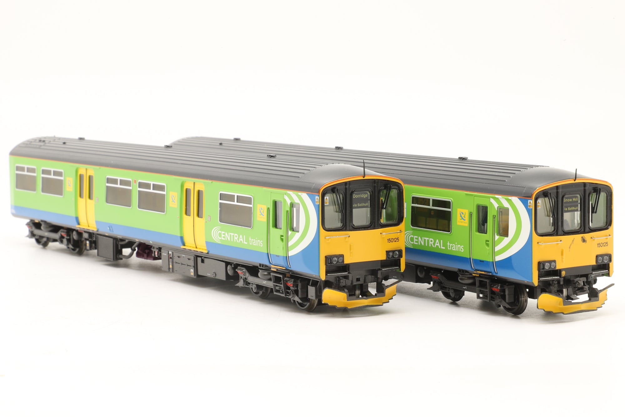 Bachmann OO 32-926 Class 150/1 2-Car DMU in Centro Livery
