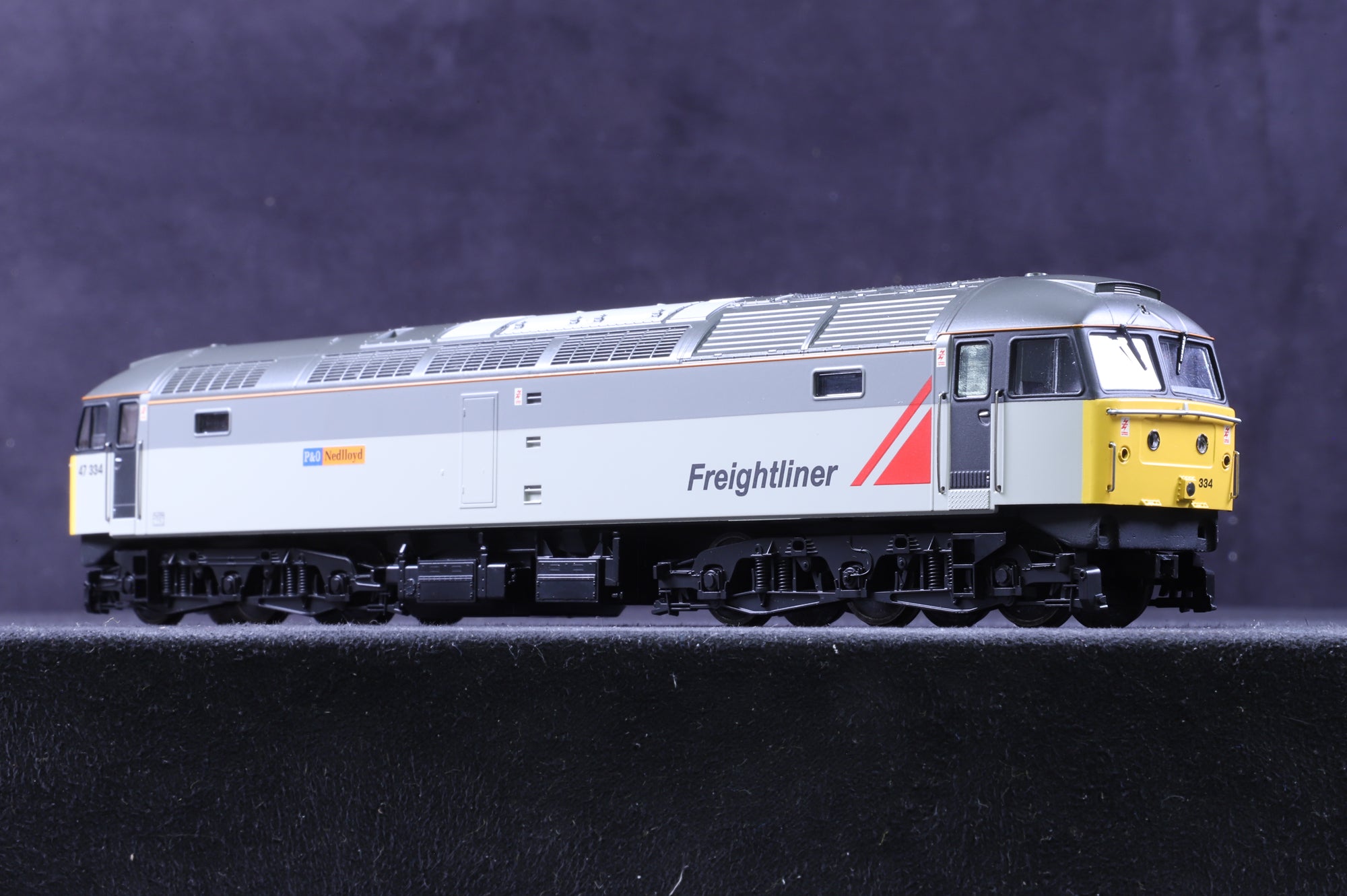 Heljan OO 4675 Class 47 47334 in Early Freightliner Grey