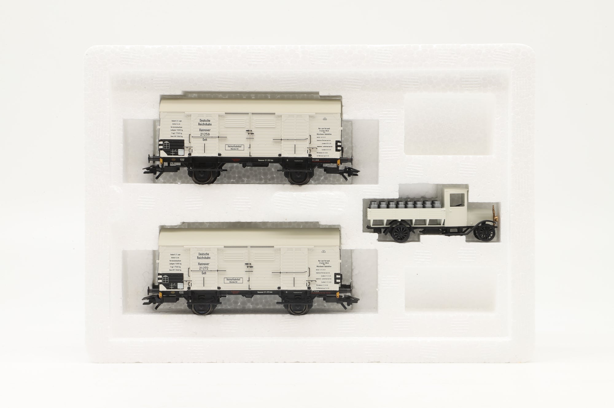 Marklin HO 48815 Milk Car Set