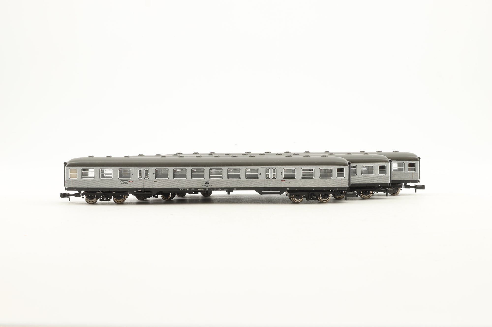 Fleischmann N Rake of 3 Passenger Cars, Inc. 814104 & 2 x 814206