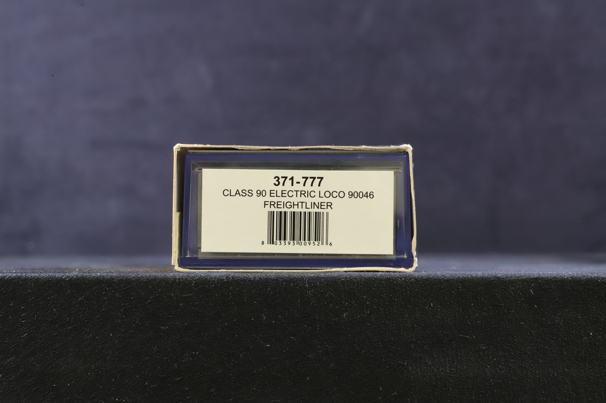 Graham Farish N Gauge 371-777 Class 90 90046 in Freightliner Livery