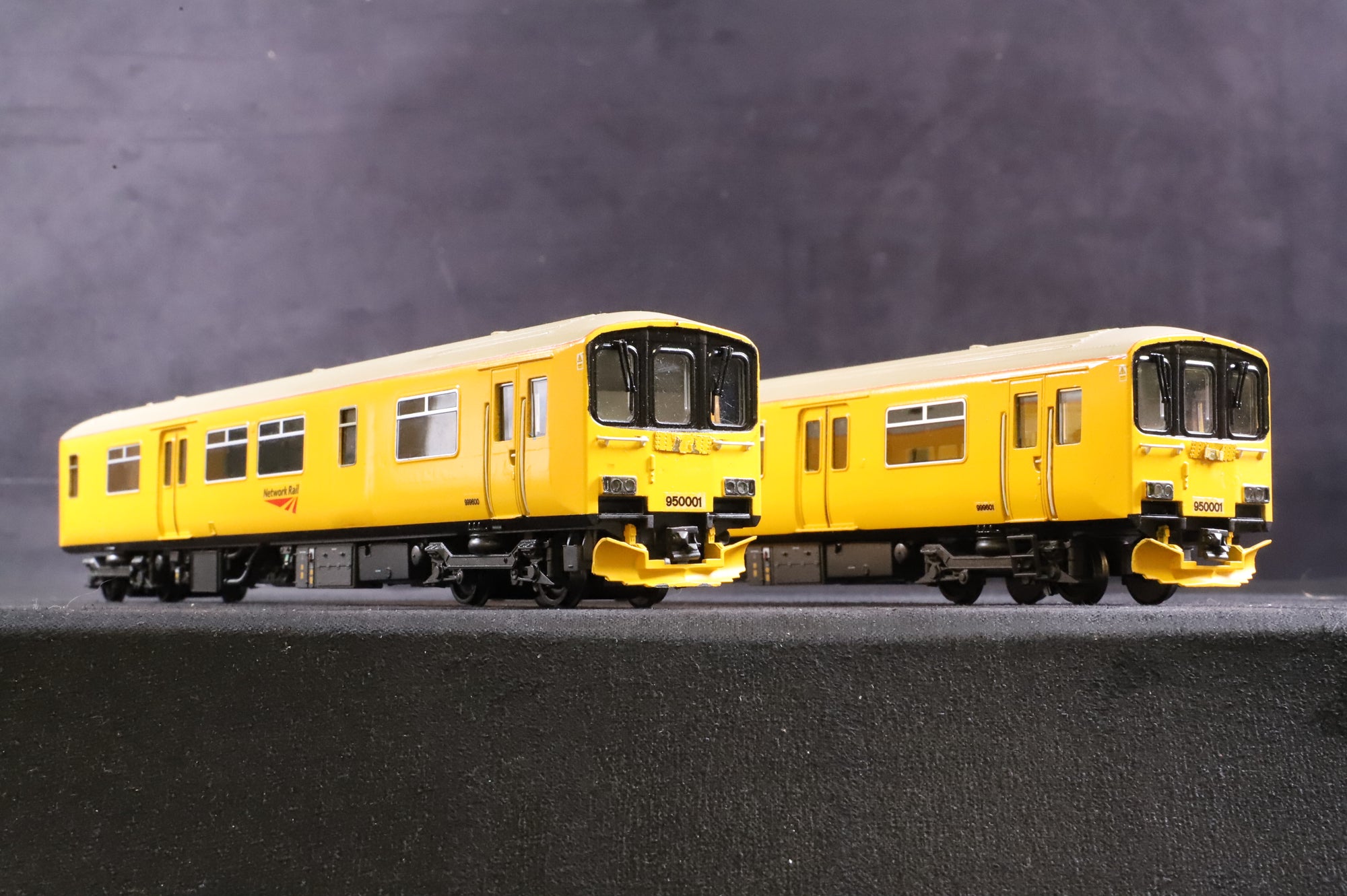 WORKSHOP Bachmann OO Class 950 2-Car DMU 950001 in Network Rail Yellow