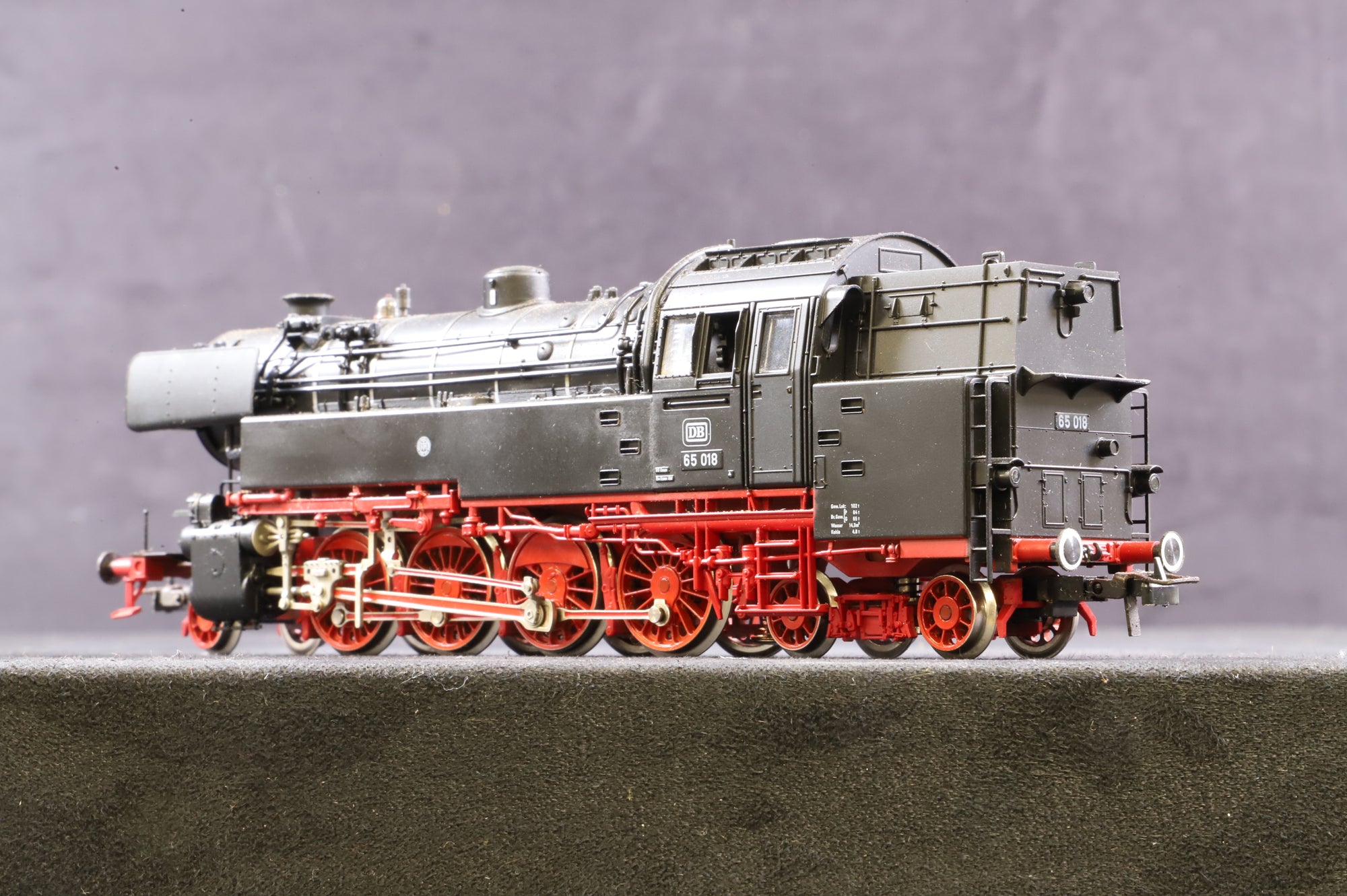 Fleischmann HO 4065 Class BR 65 018 2-8-4T DB