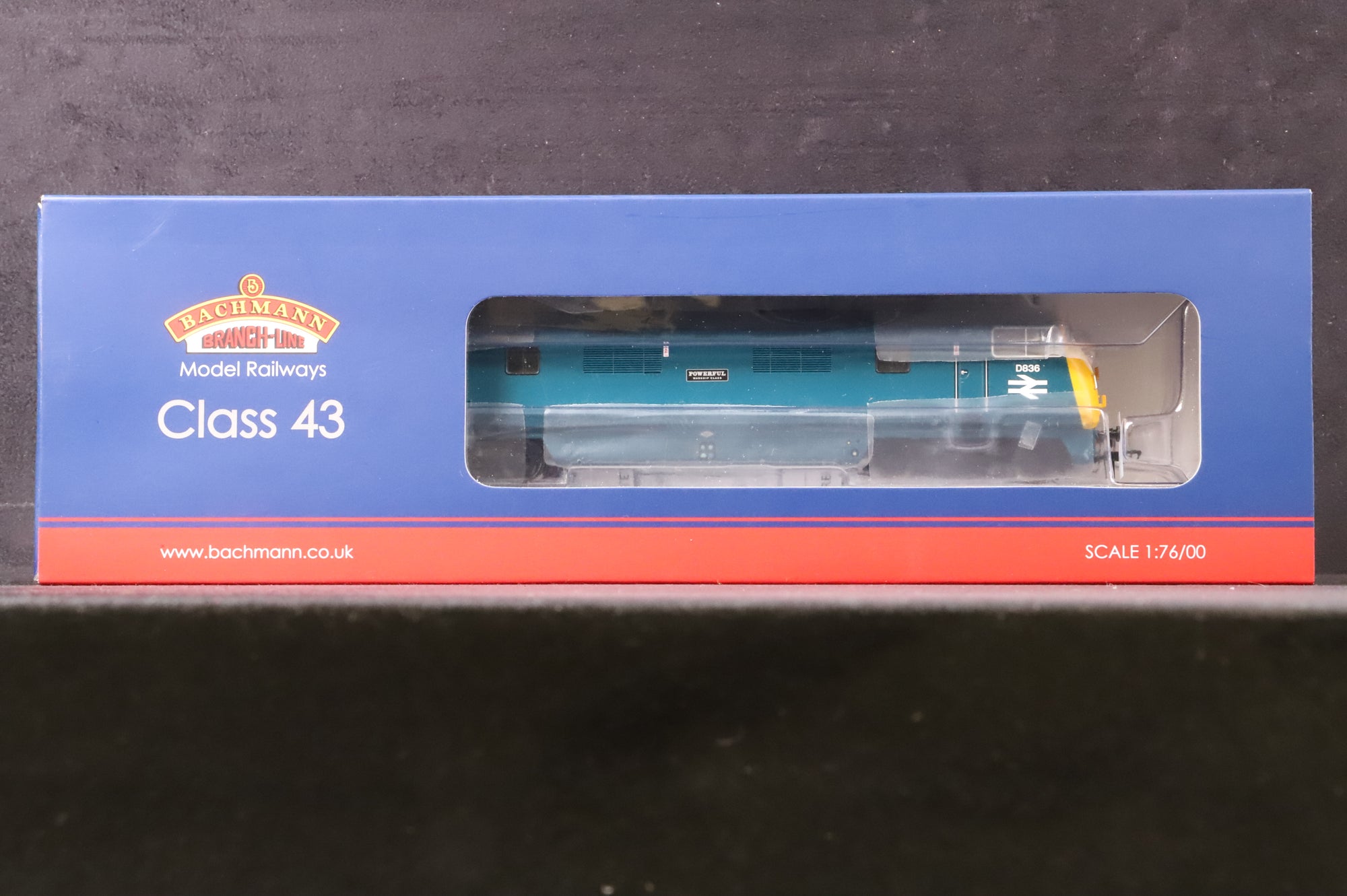 Bachmann OO 32-067A Class 43 Warship 'D836 'Powerful' BR Blue