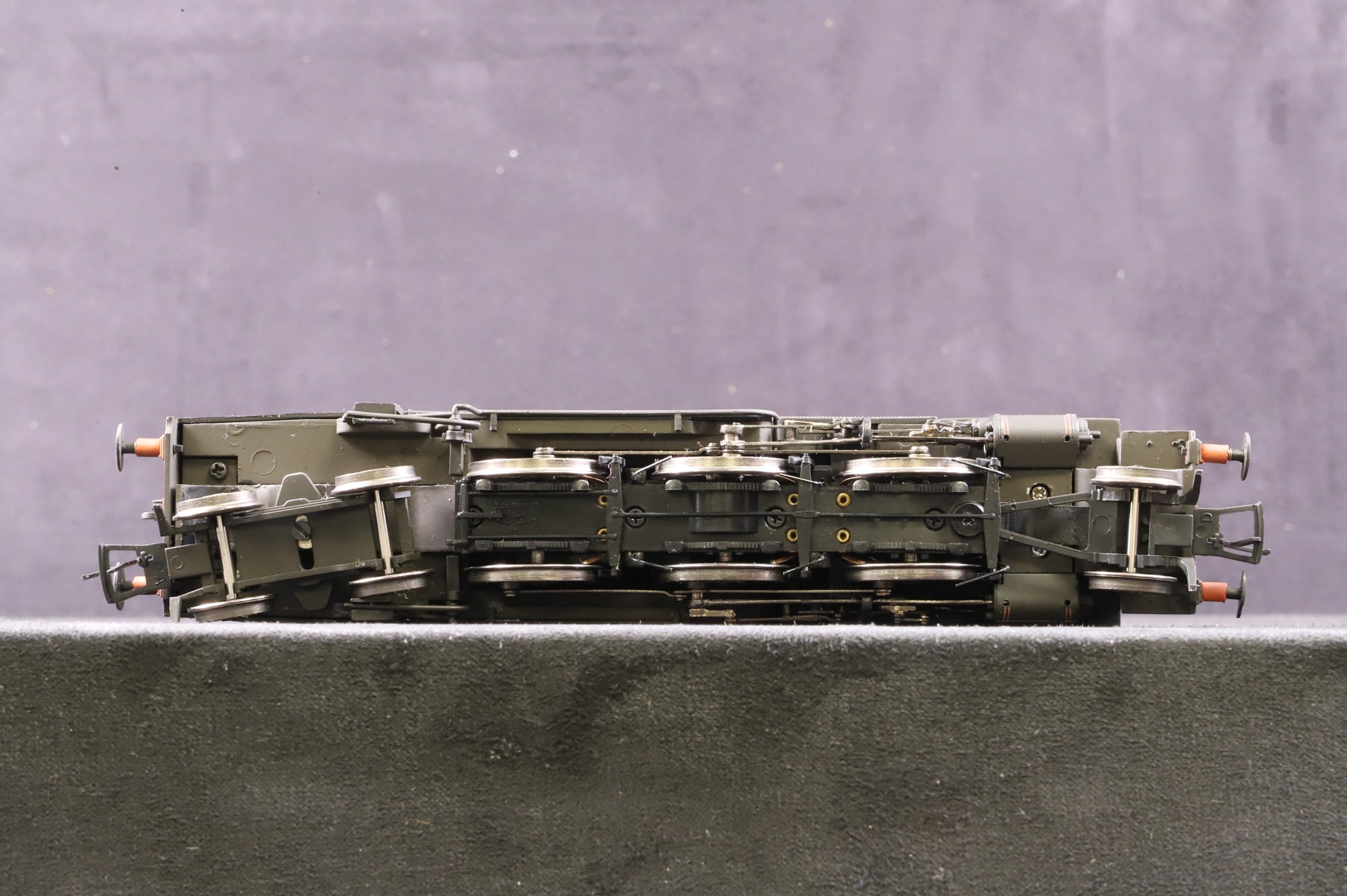 Bachmann OO 32-881 Fairburn Tank '42105' BR Lined Black E/C Weathered