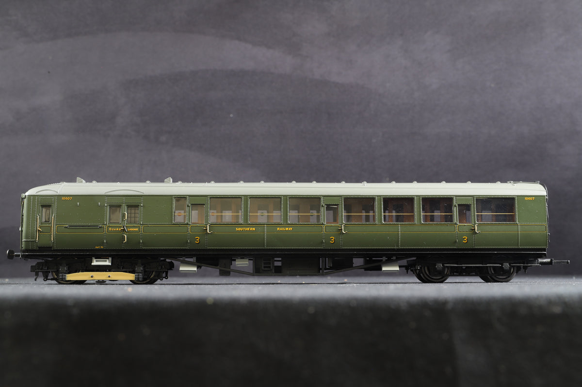 Hornby OO R3161A Southern Railway 2-Bil &#39;2041&#39; Train Pack