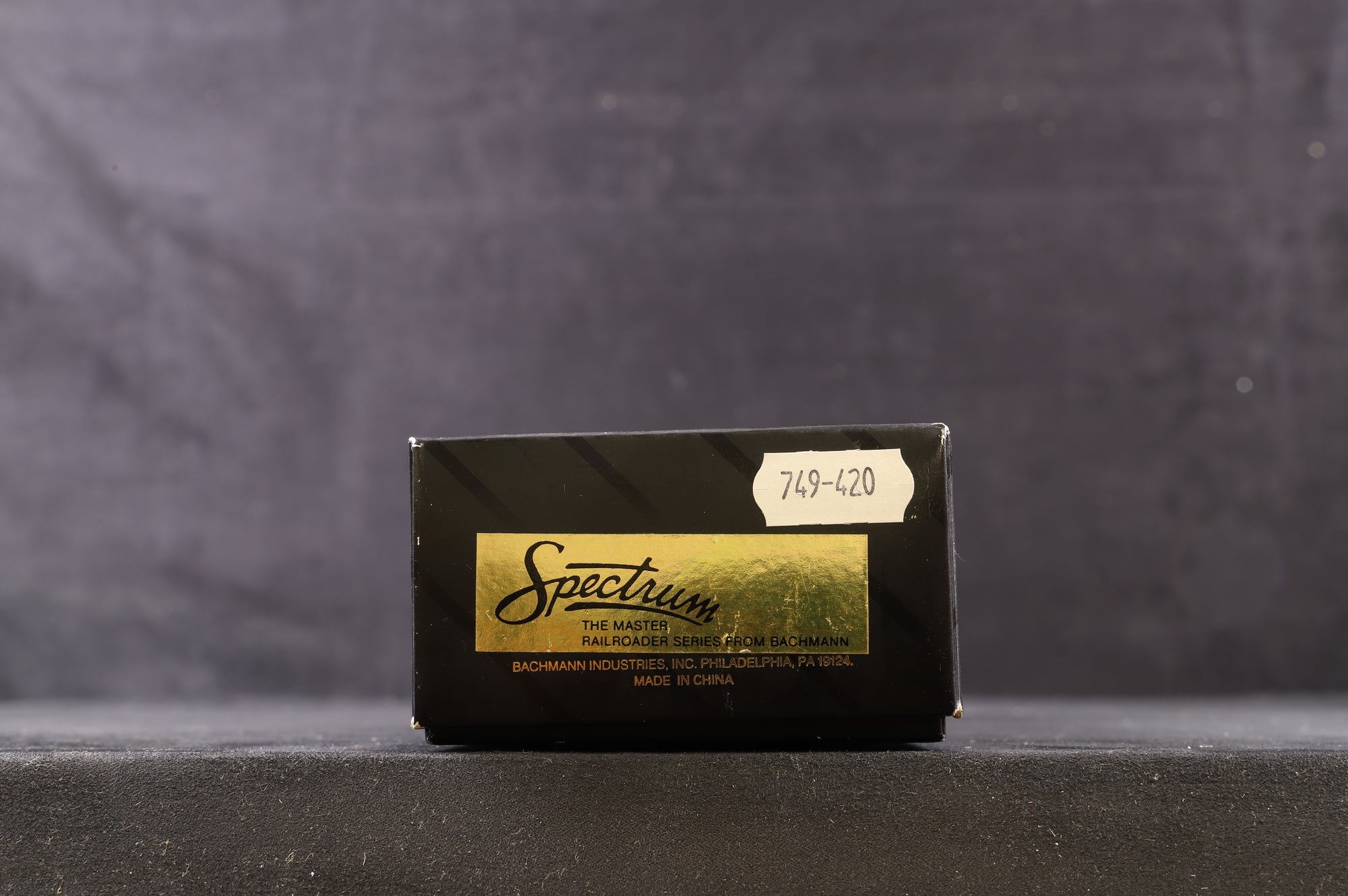 Spectrum HO 85013 GE Dash 8-4OC Diesel '6038' Contrail