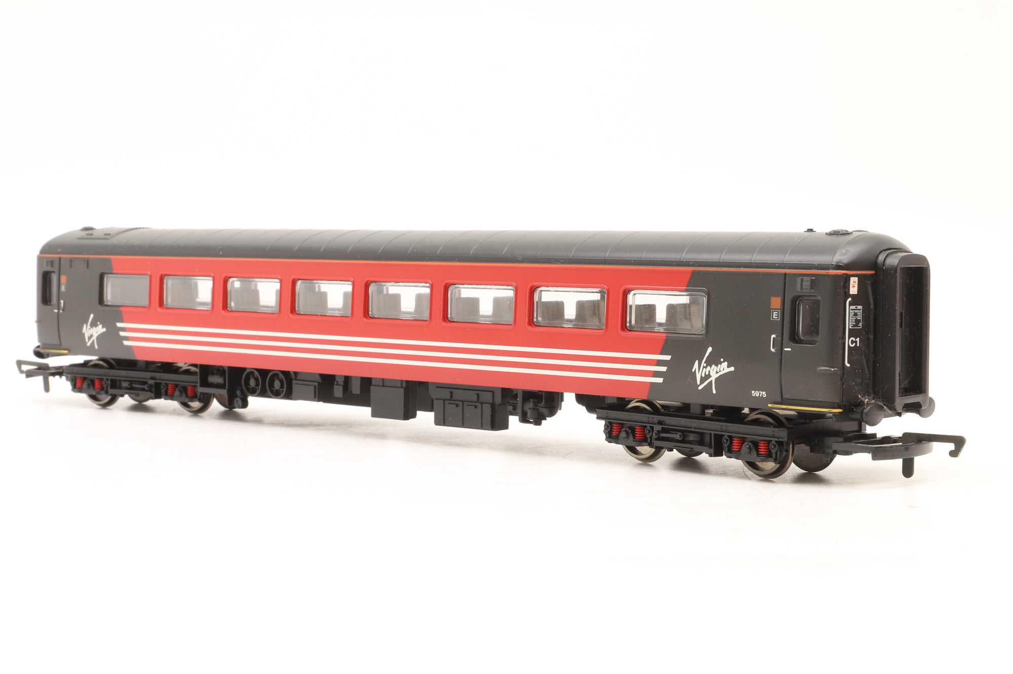 Hornby OO Loco & Coaches from R1049 Class 47 Virgin Trains '47844' with 2 Mk2 Passenger Coaches & Royal Mail TPO '80319NSX'