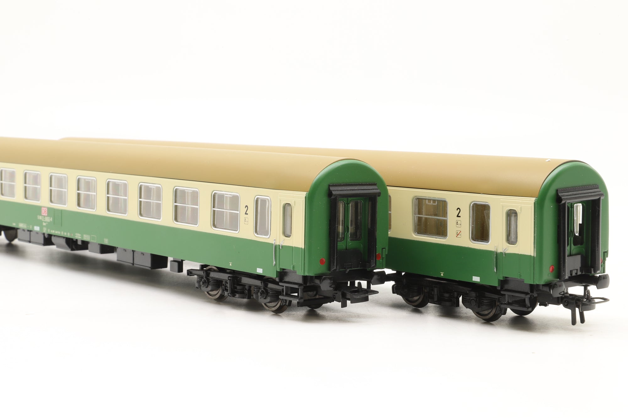 Sachsenmodelle HO 14410/14415 Rake of 2x DB Green/Cream Coaches