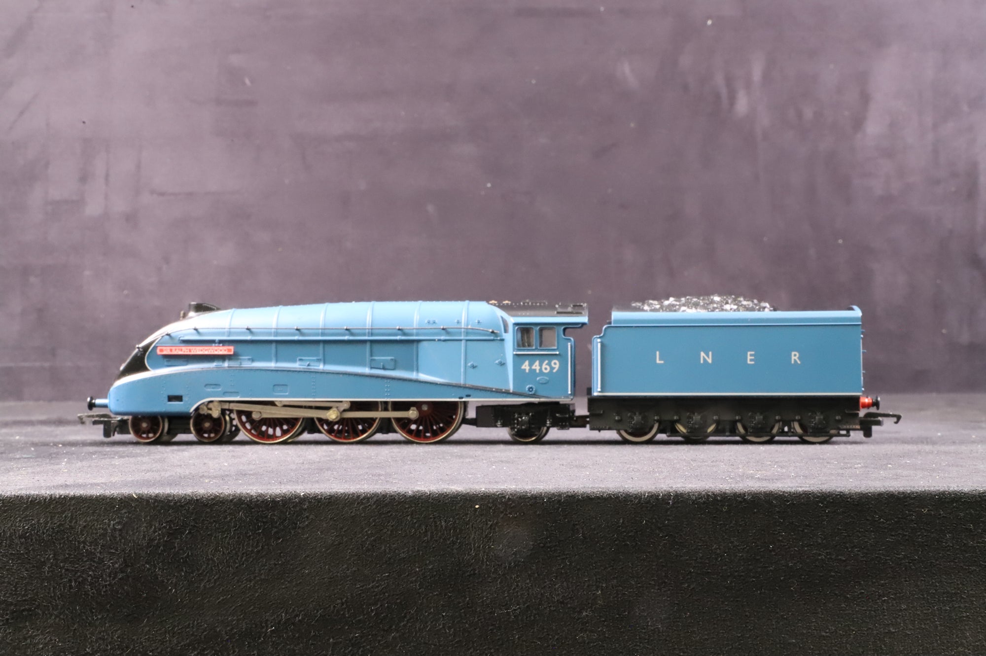 Hornby OO R328 Class A4 'Sir Ralph Wedgwood' '4469' LNER Garter Blue Ltd Ed 1626/ 3000