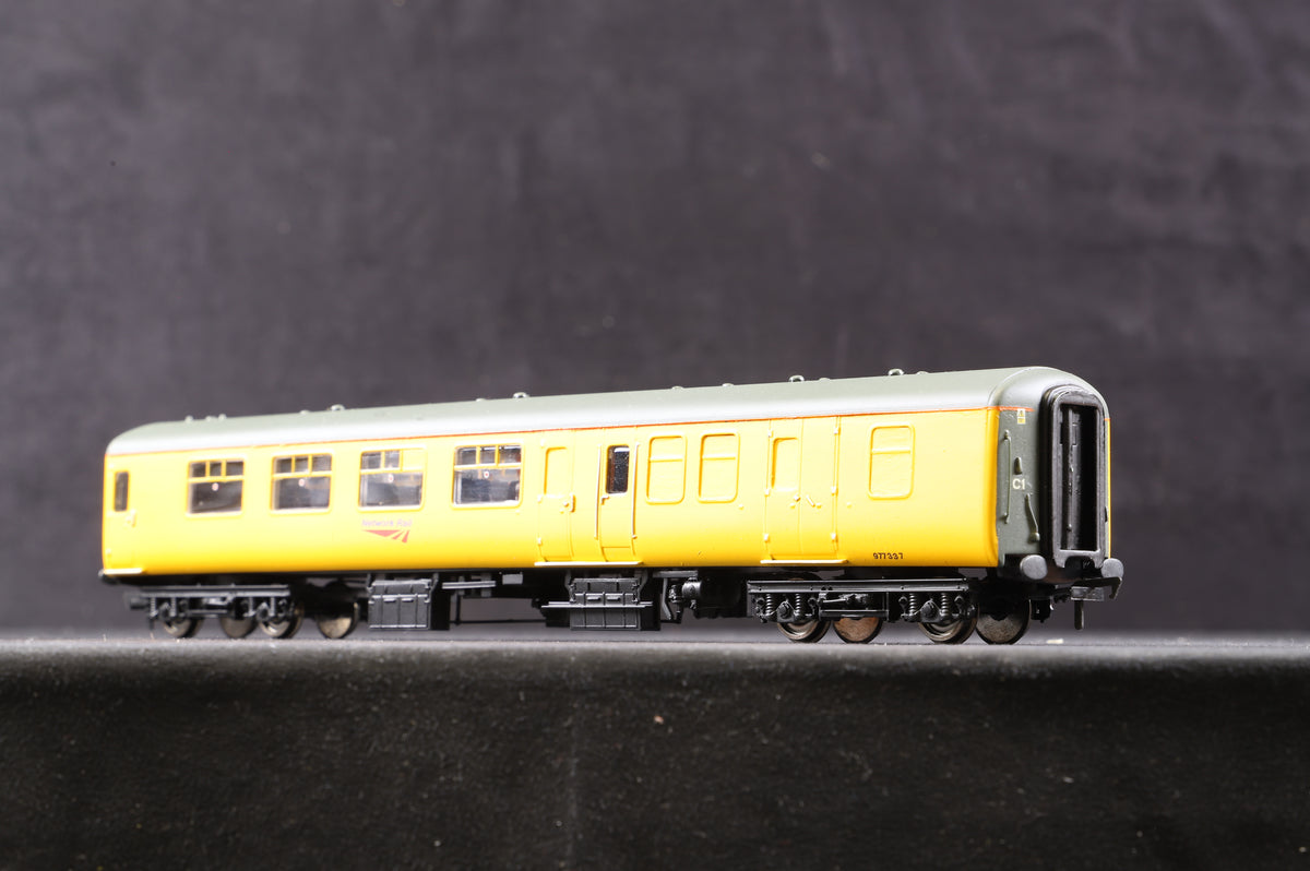 Bachmann OO Mk2A Network Rail Barrier Vehicle &#39;DB977337&#39; Repainted