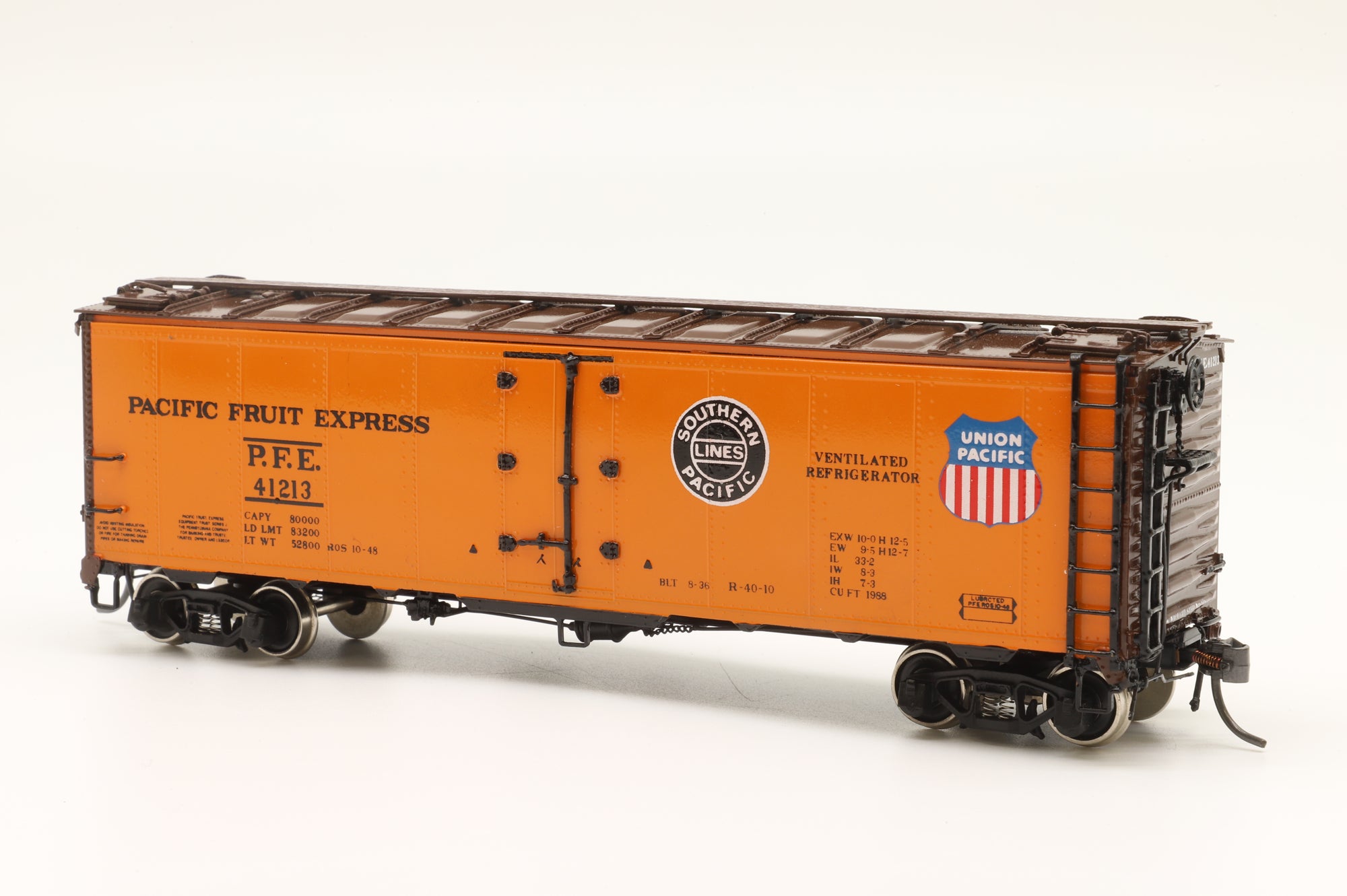 Challenger Imports Ltd HO 2136.1 Pacific Fruit Express Class R40-10 Steel Ice Refrigerator Car, Factory Painted Brass