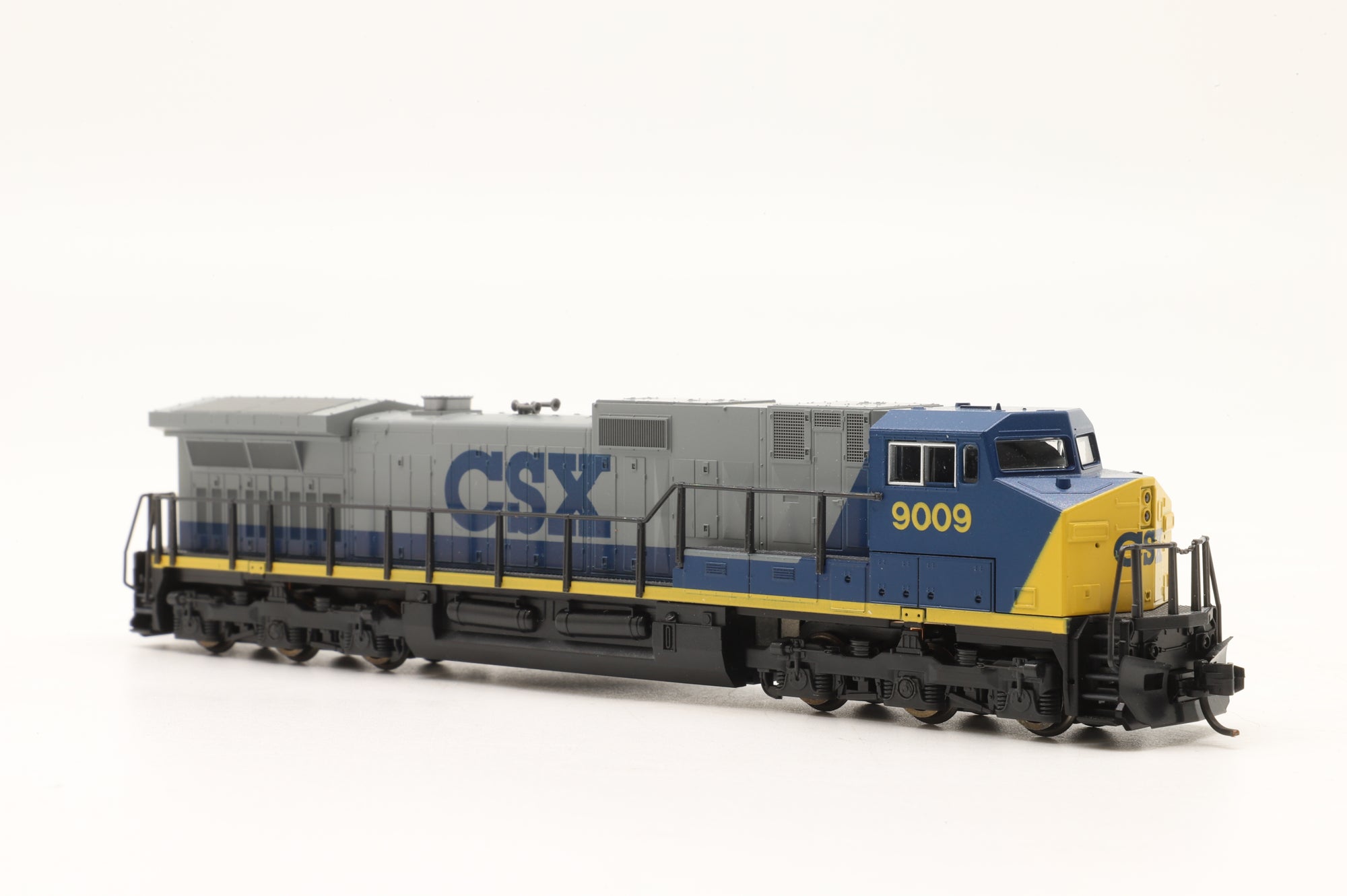 Kato N 176-3401 C44-9W 9009 in CSX Blue/Yellow