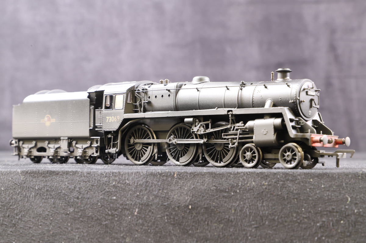 Bachmann OO 32-505 Standard Class 5MT &#39;73069&#39; &amp; BR1C Tender Plain BR Black L/C, Weathered