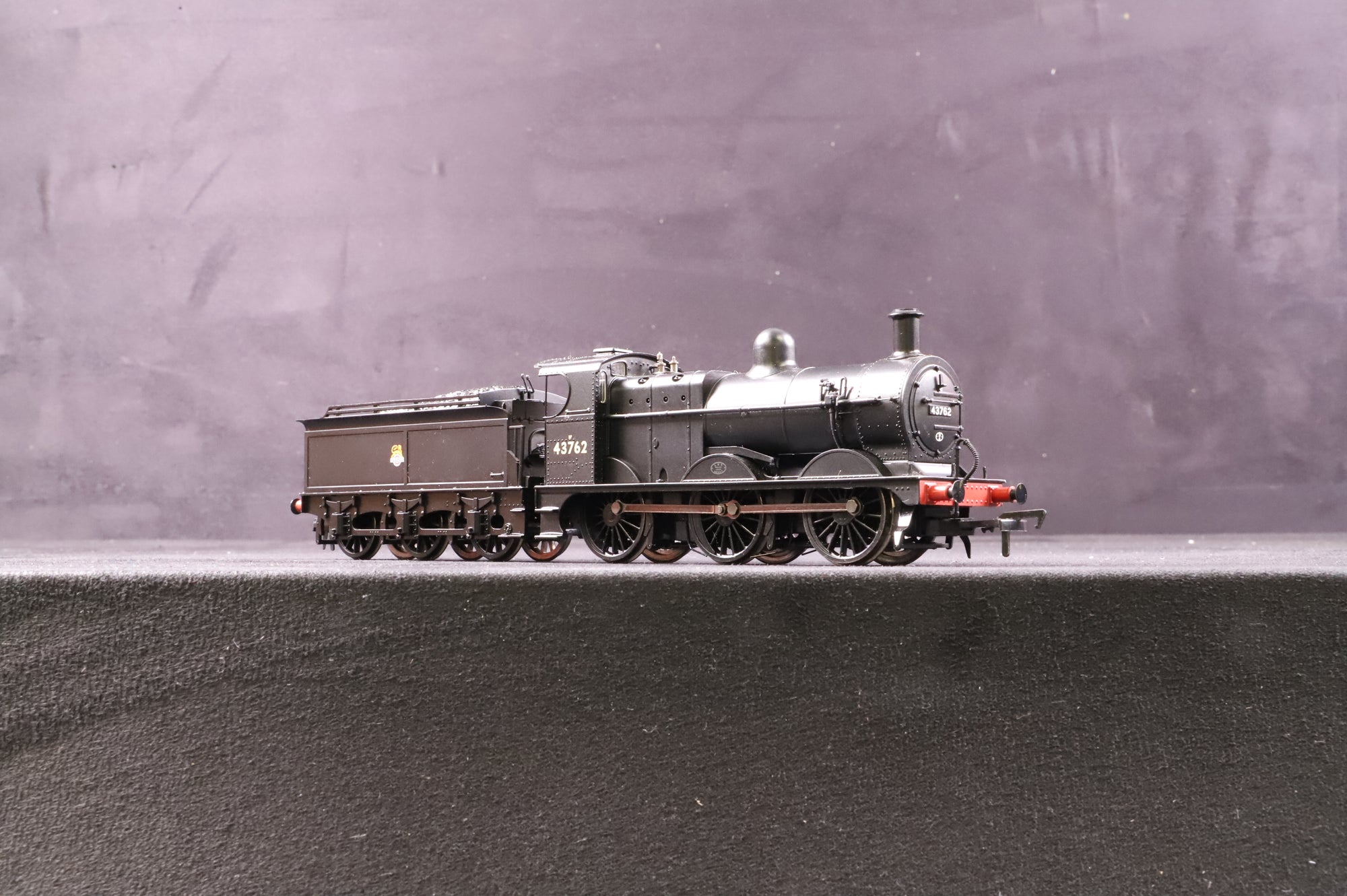 Bachmann OO 31-626 Class 3F '43762' BR Black E/Emblem