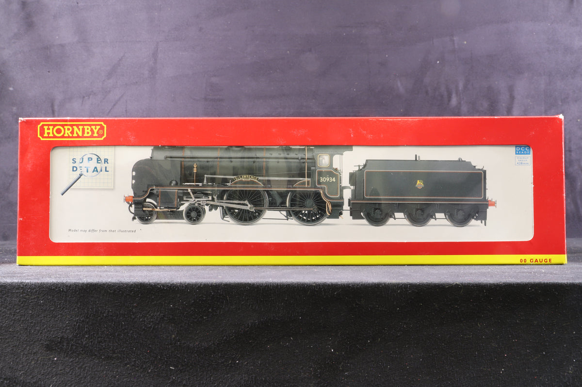 Hornby OO R2844 BR 4-4-0 Schools Class Loco &#39;30934&#39; &#39;St Lawrence&#39;