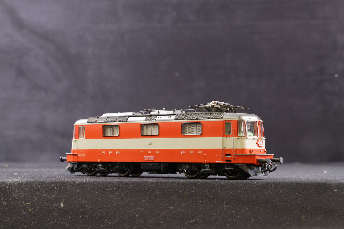 Roco HO SBB CFF FFS  Re 4/4 II 11108 &#39;Swiss Express&#39; Electric Locomotive