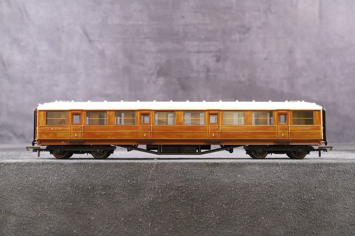 Hornby OO Rake Of 4 Gresley Teak Coaches