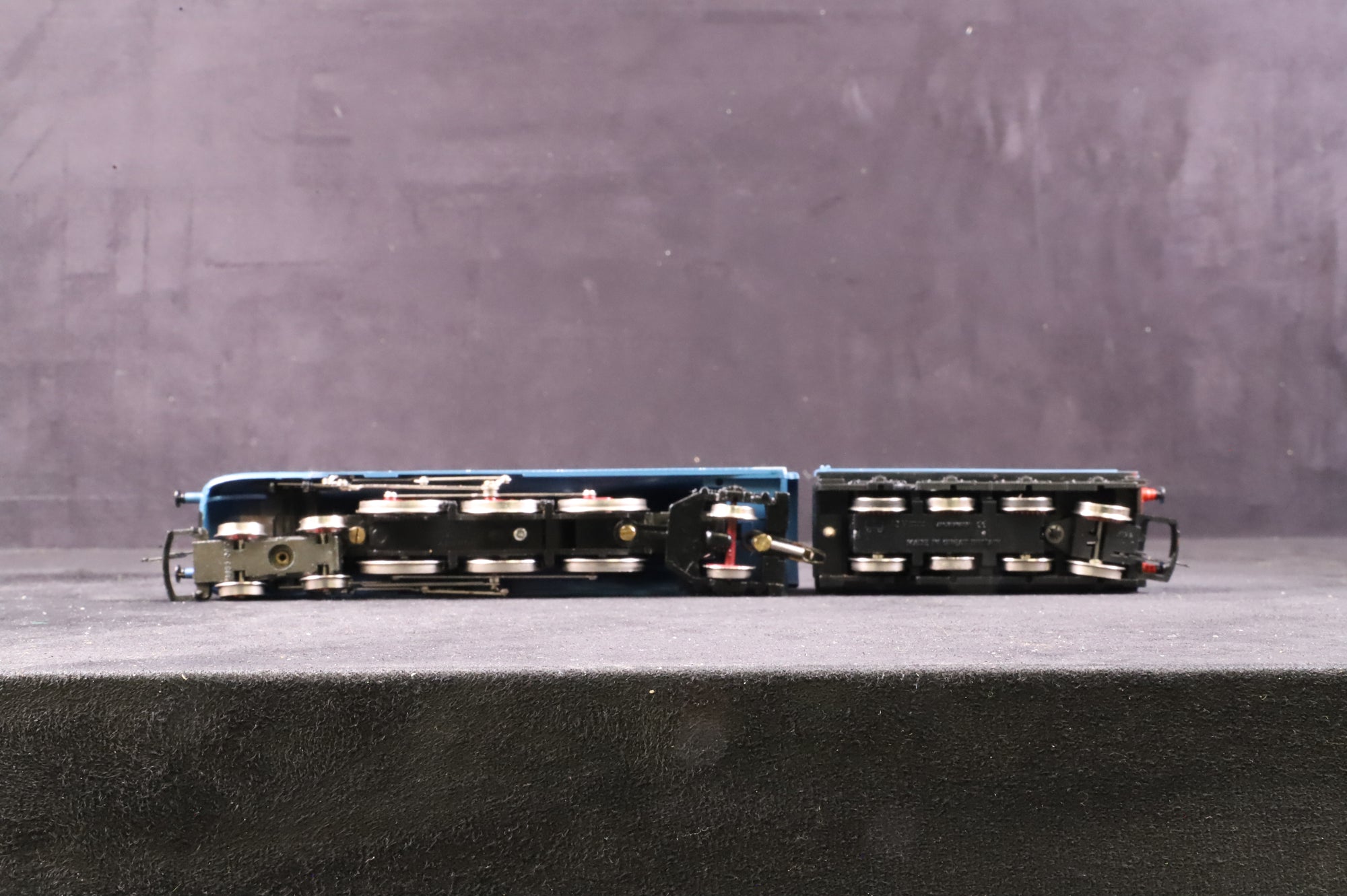 Hornby OO R328 Class A4 'Sir Ralph Wedgwood' '4469' LNER Garter Blue Ltd Ed 1626/ 3000