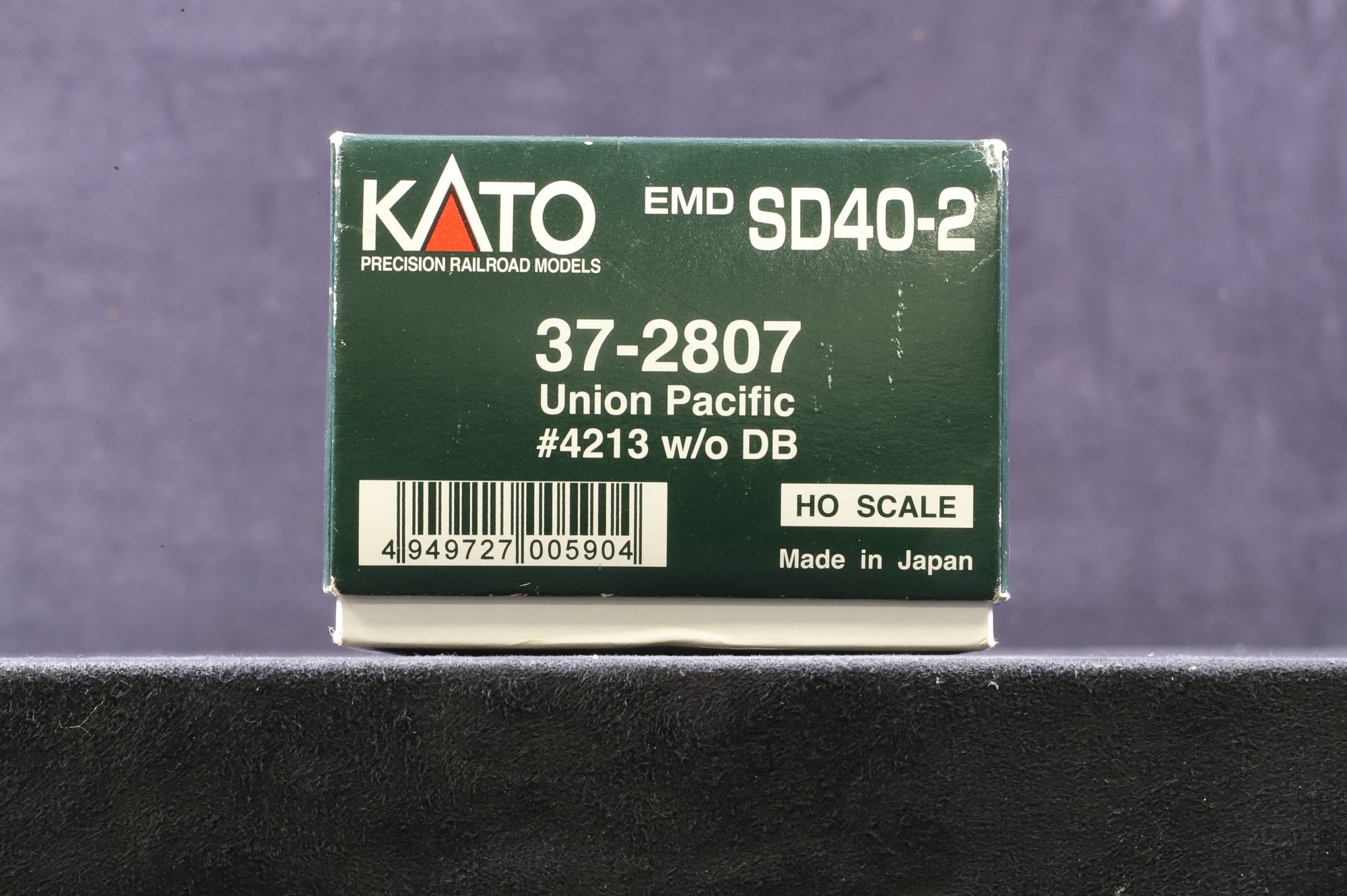 Kato HO 37-2807 EMD SD40-2 4213 in Union Pacific Livery
