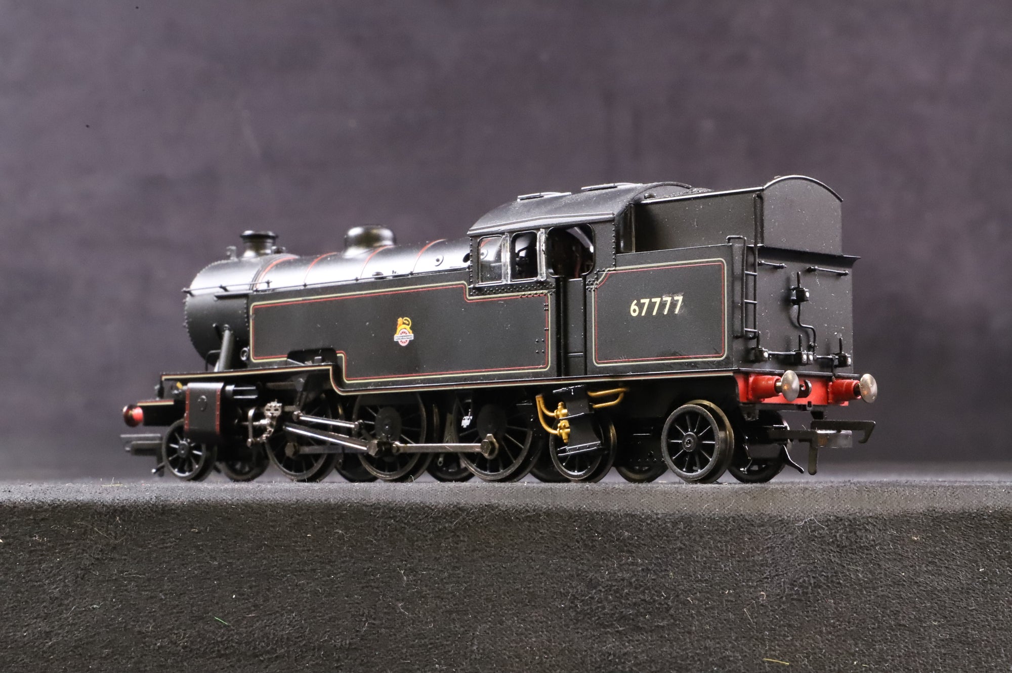 WORKSHOP Hornby OO Thompson L1 No.67777 in Lined BR Black w/ Early Crests